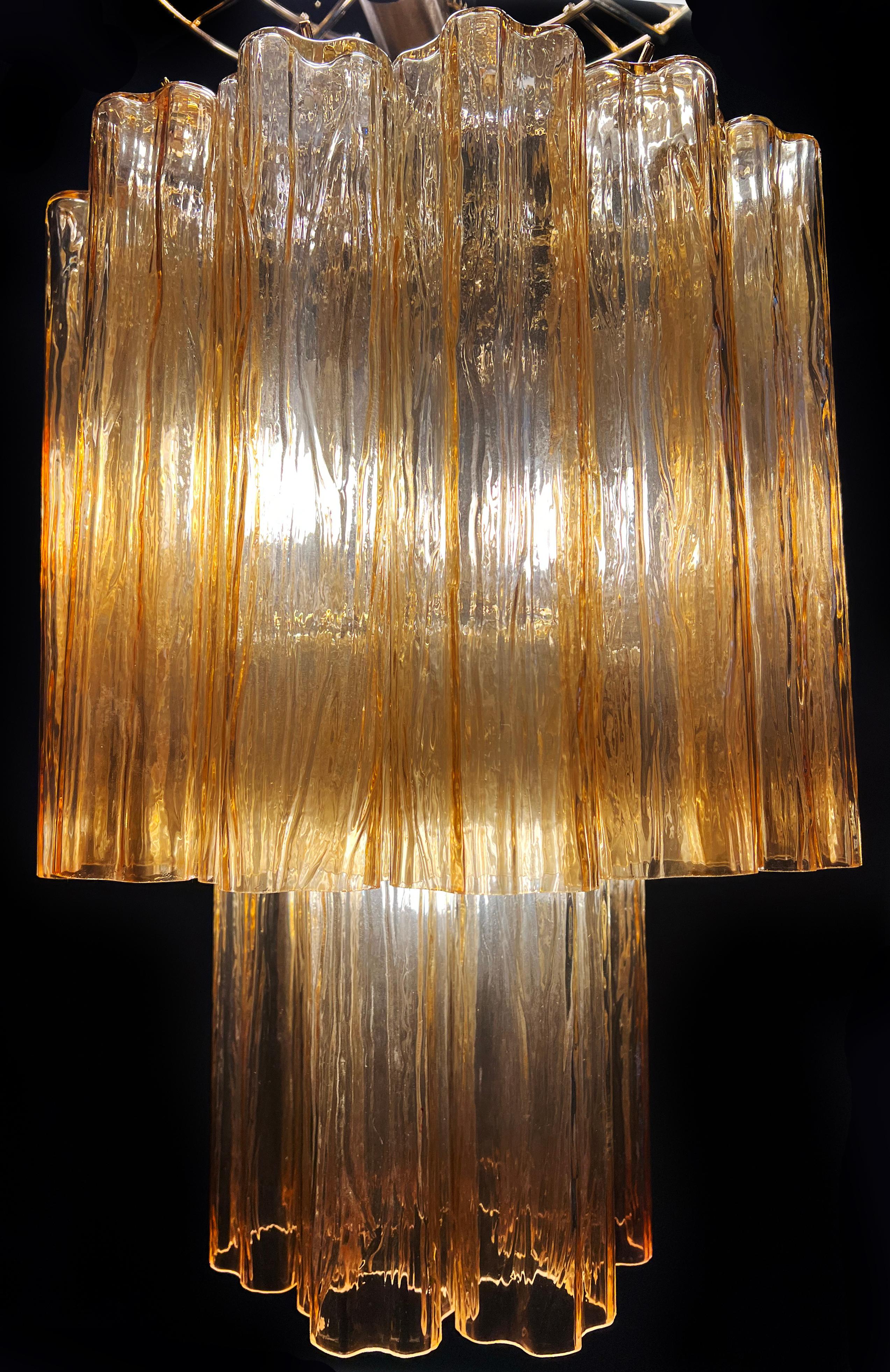 Charmant lustre italien en ambre de Valentina Planta. Murano en vente 4