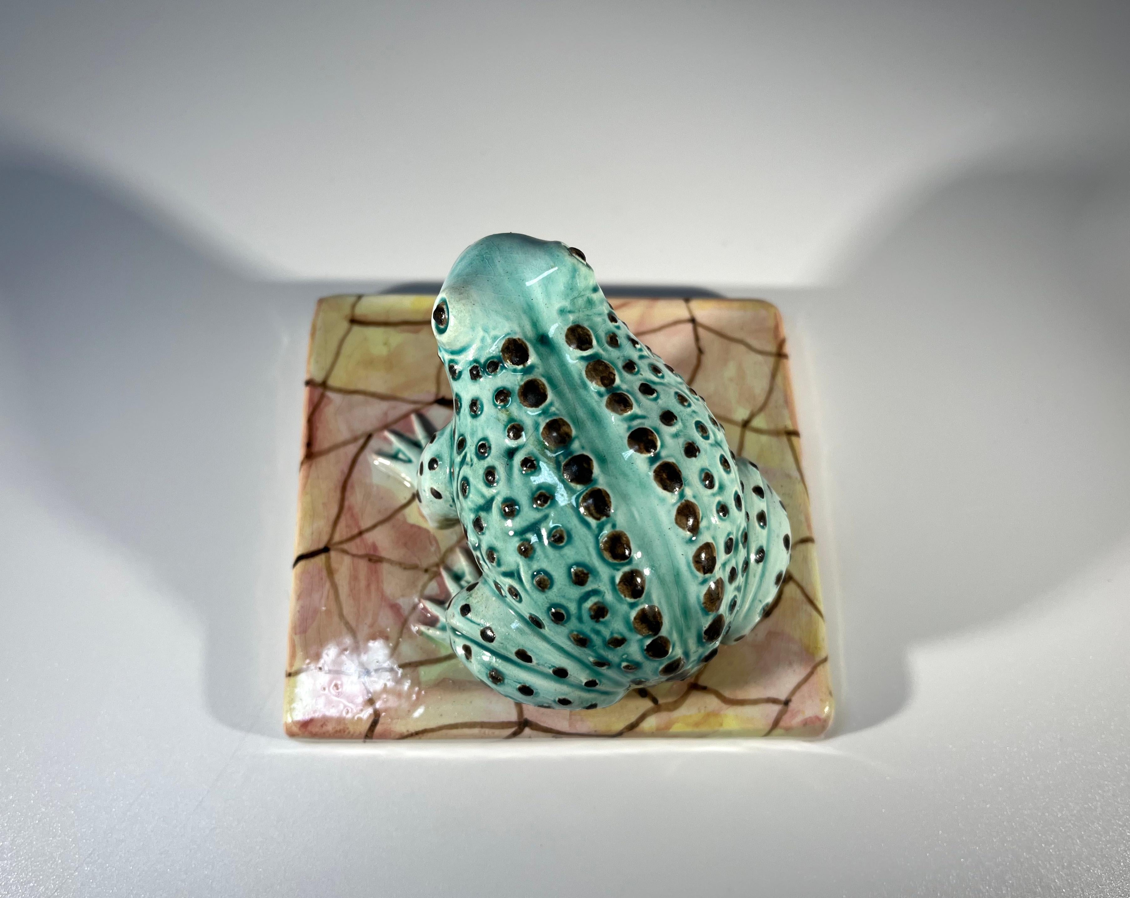 Mid-Century Modern Charmante perle de céramique italienne sur un carreau des années 1960 en vente