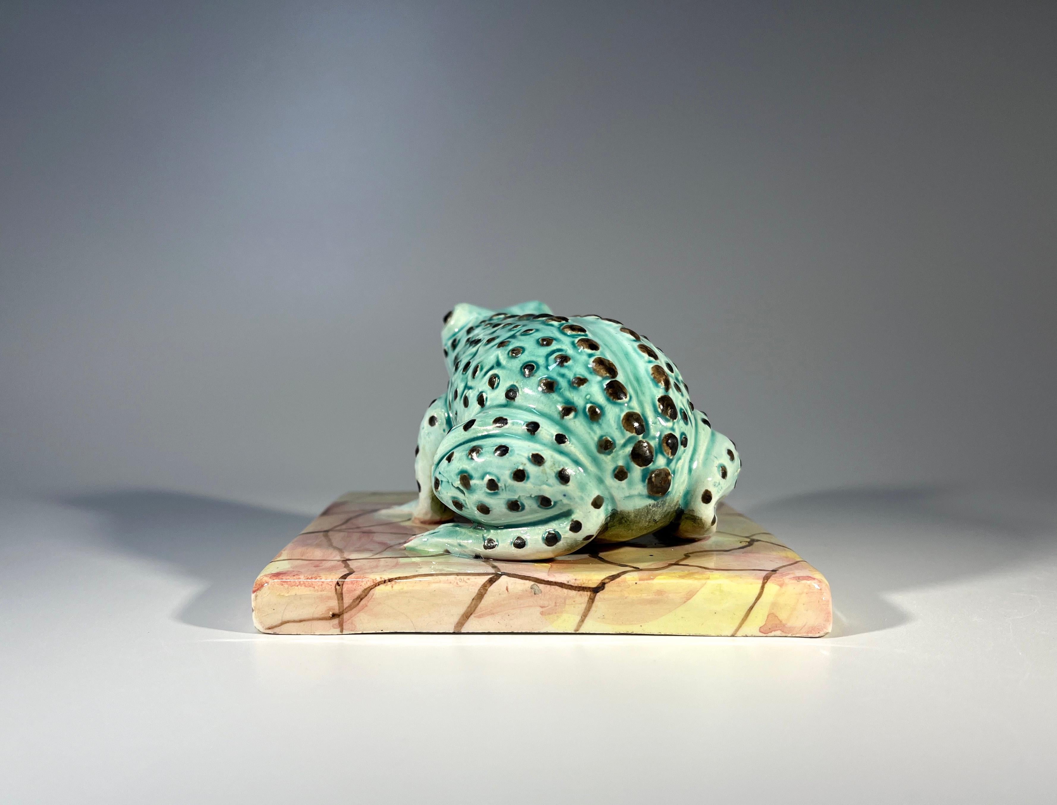 Charming Italian Ceramic Toad On A Tile c1960s In Excellent Condition For Sale In Rothley, Leicestershire