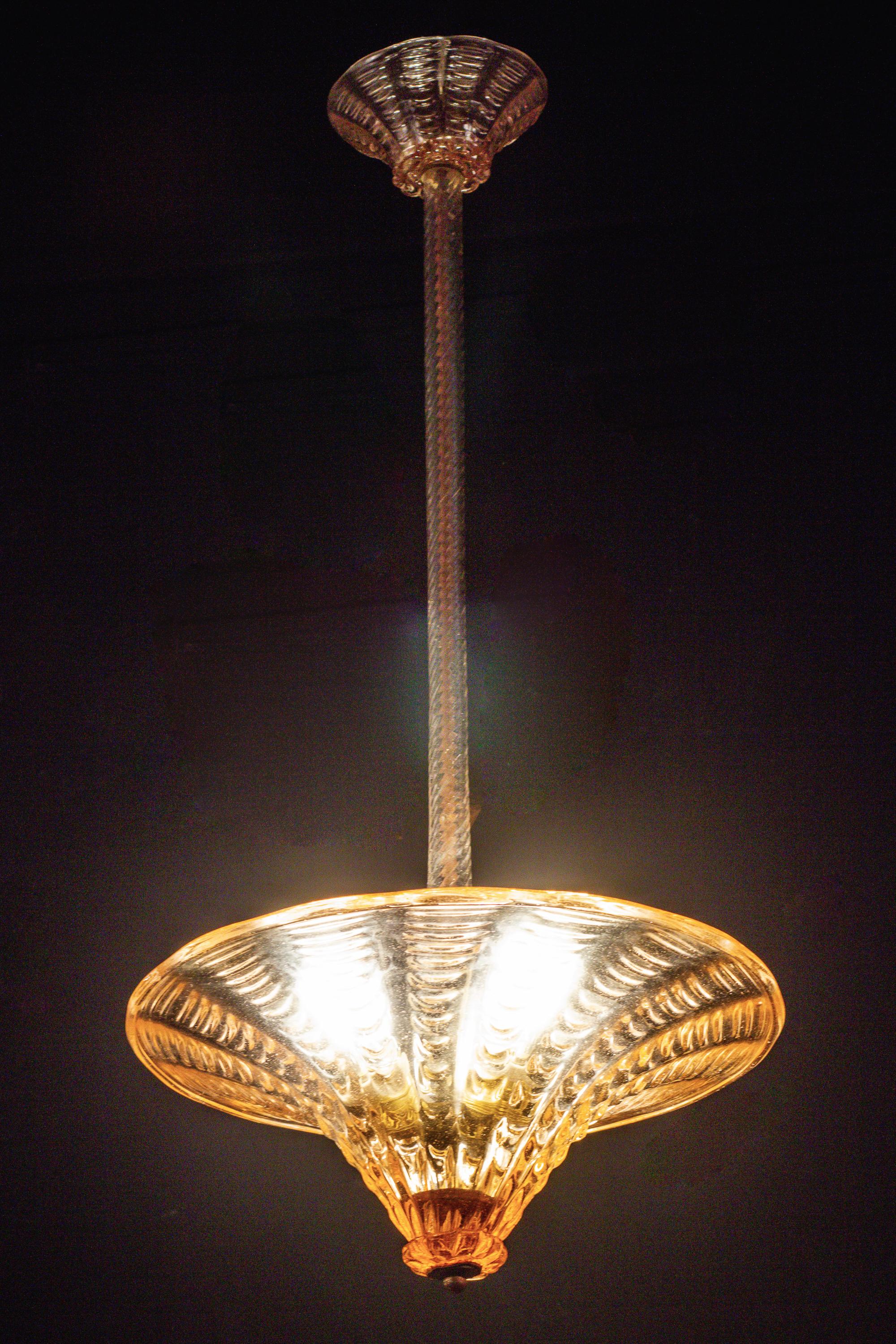XX secolo Incantevole apparecchio di Murano rosa color pesca del Medioevo di Ercole Barovier in vendita