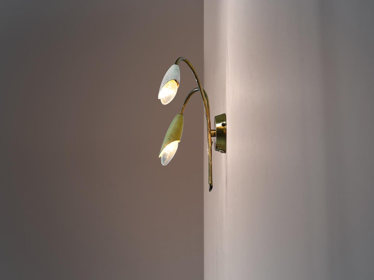 Mid-Century Modern Charming Italian Wall Light in Brass For Sale
