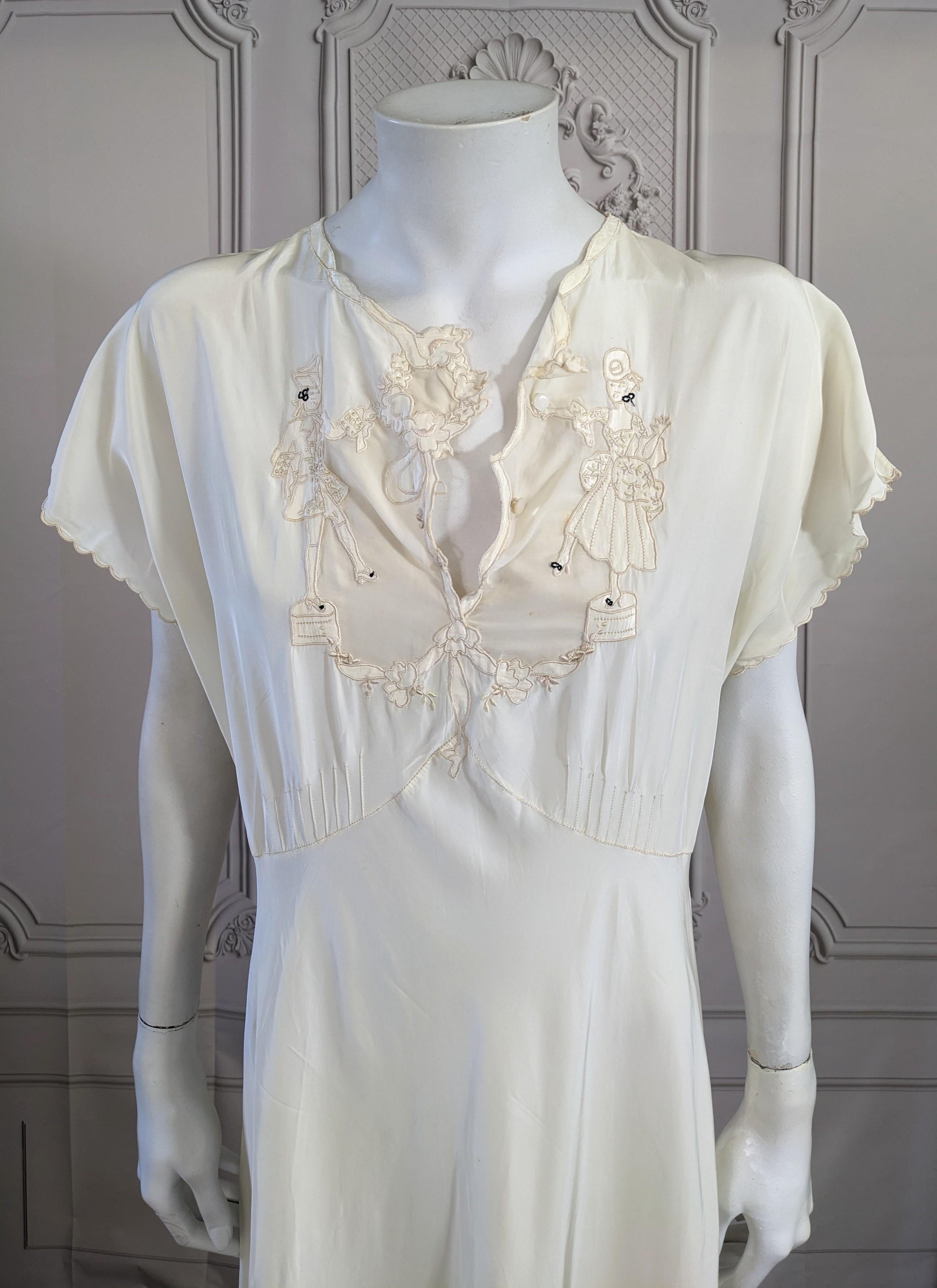 Charming Ivory Slip Dress, 18th Century Courtesan Embroideries For Sale 4