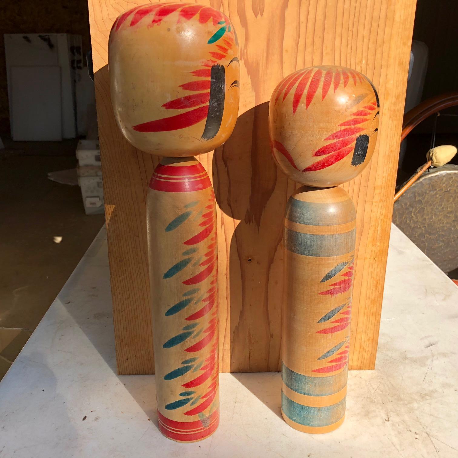 Hand-Crafted Charming Japanese Hand-Painted Pair of Tall Famous Kokeshi Dolls Mint and Signed