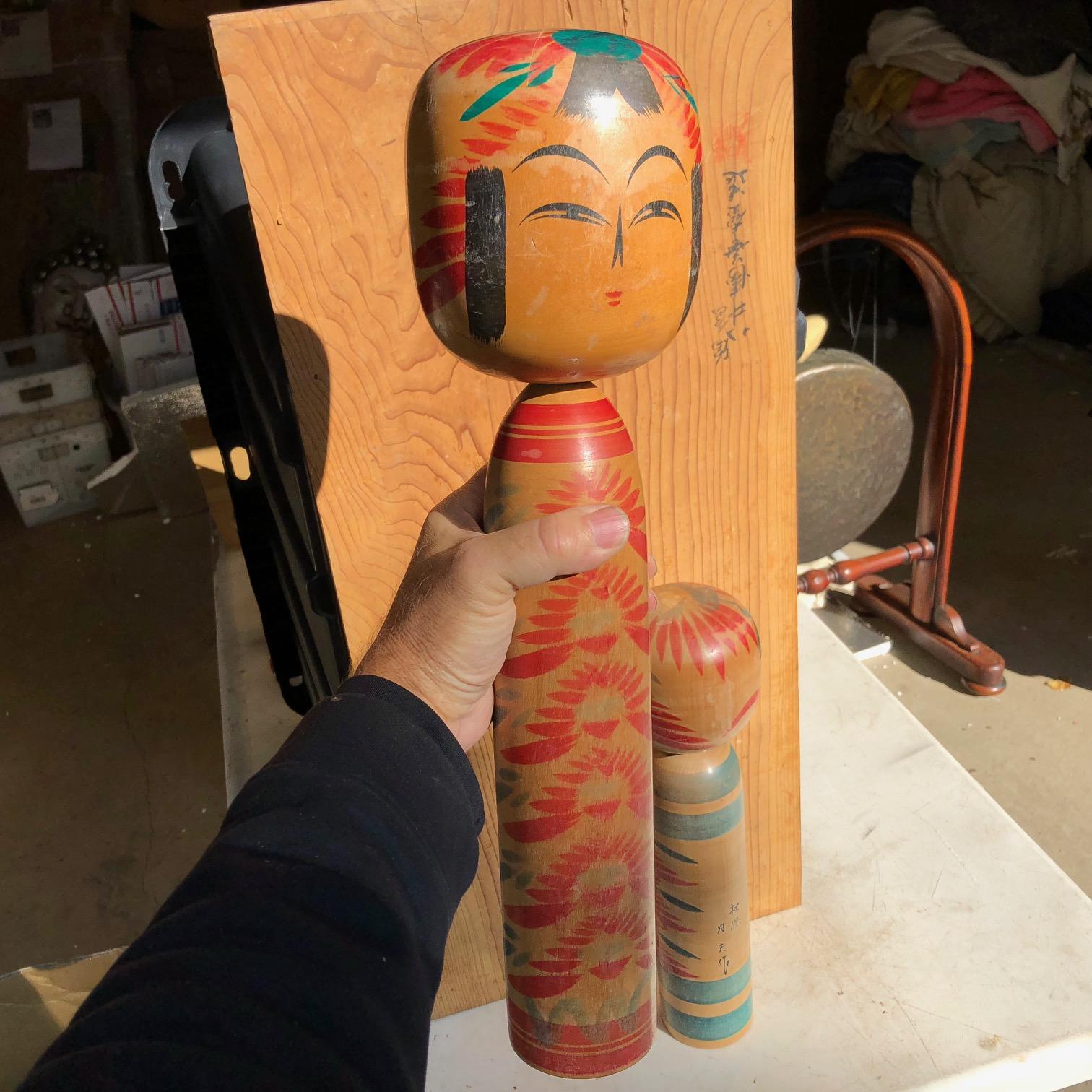 Charming Japanese Hand-Painted Pair of Tall Famous Kokeshi Dolls Mint and Signed In Good Condition In South Burlington, VT