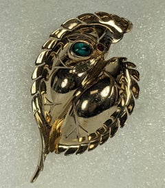 Charmante Jomaz Blatt mit Biene Brosche