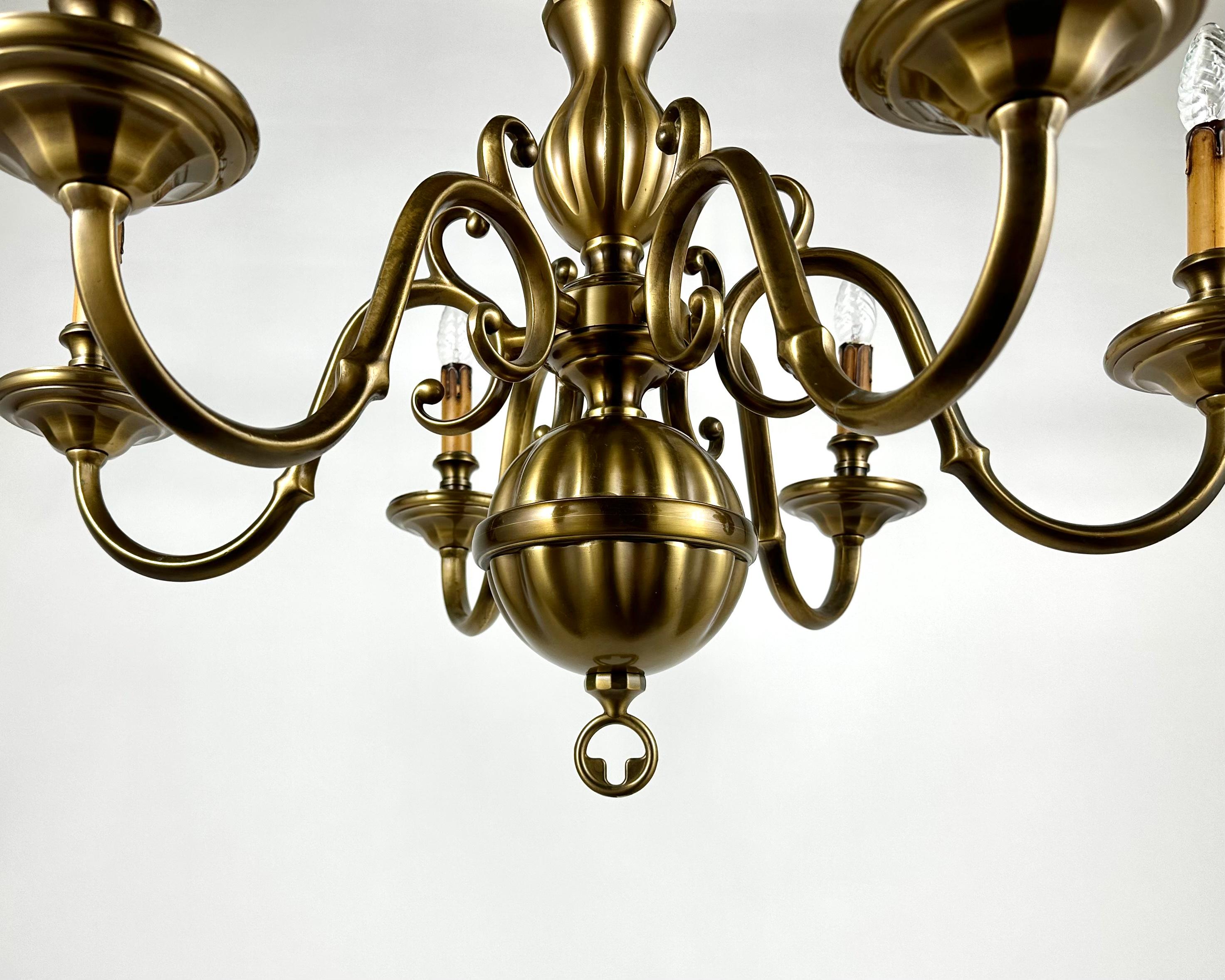 Belge Charmant grand lustre vintage en bronze doré Deknudt Belgique en vente
