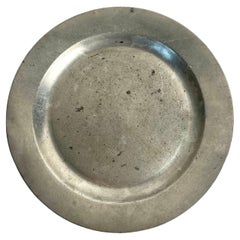 Charmant plat en étain suédois de la fin de la période gustavienne, 1809 Småland, Suède