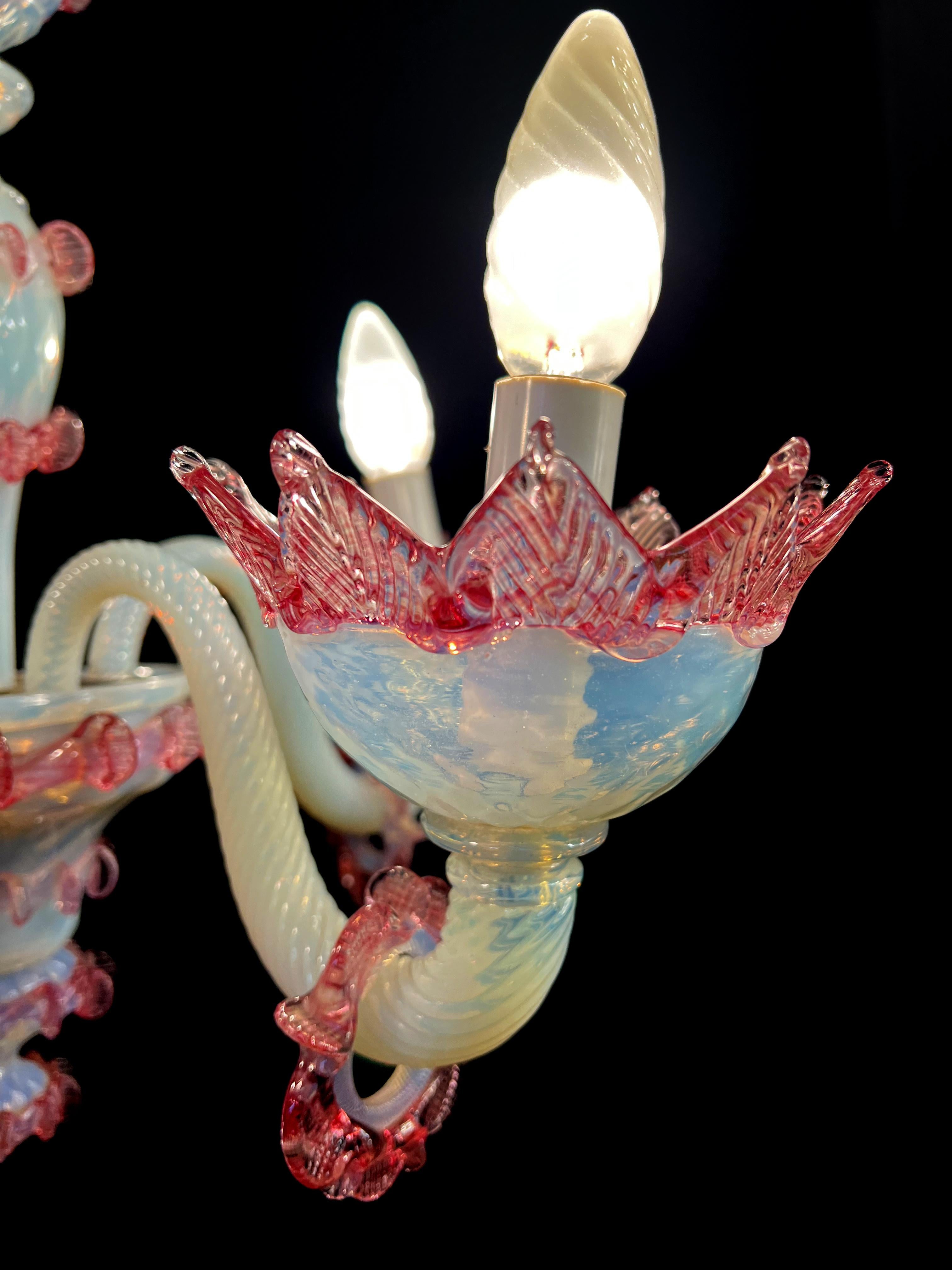 Incantevole lampadario veneziano azzurro e rosa, Murano, anni '50 in vendita 3