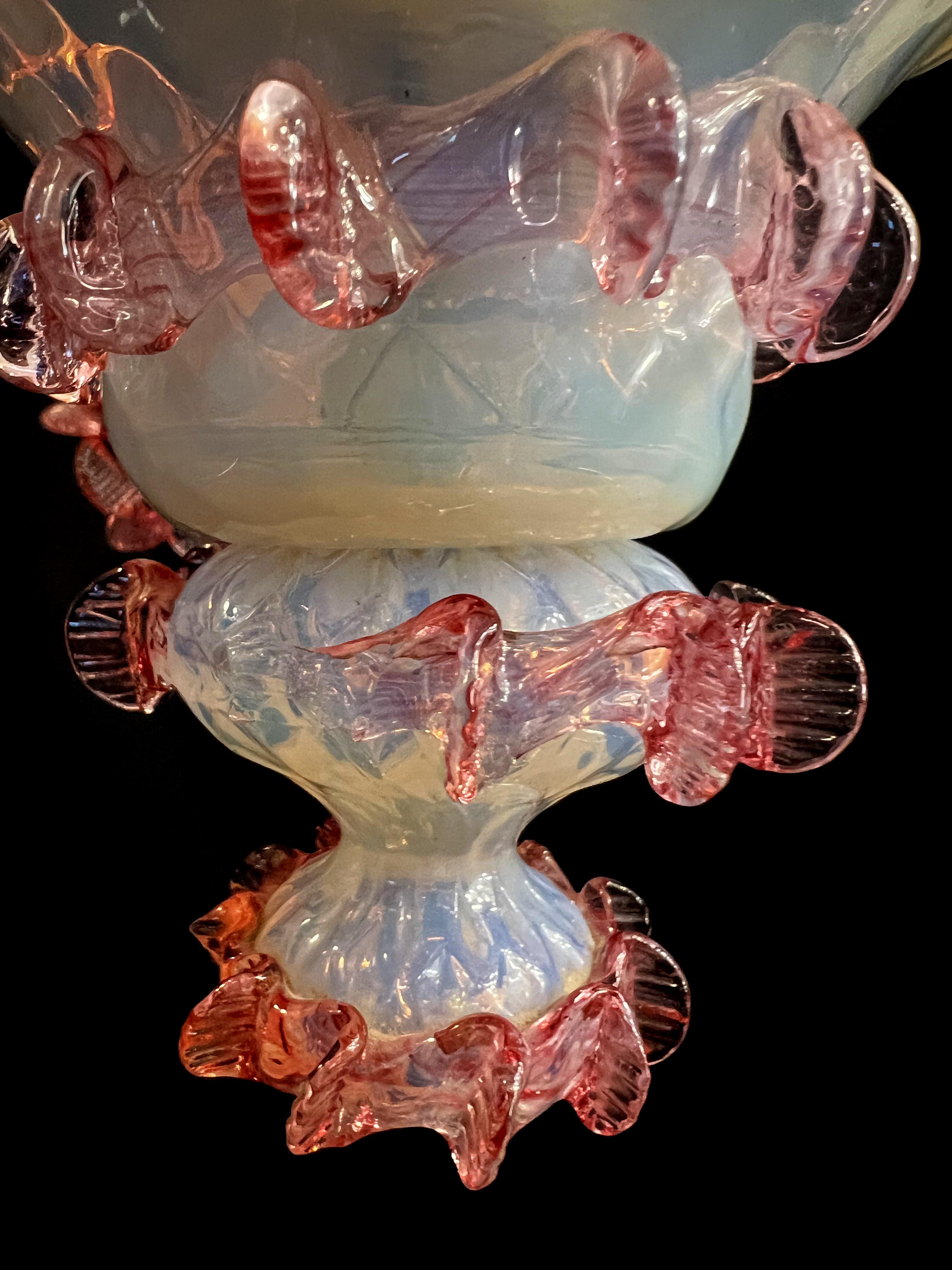 Charmant lustre vénitien bleu clair et rose, Murano, années 1950 Bon état - En vente à Budapest, HU