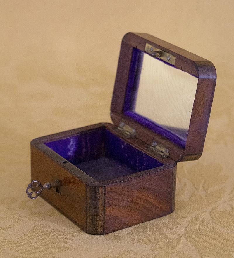 Plated Charming Little Mahogany Jewelry Box Louis-Philippe Period, 19th Century