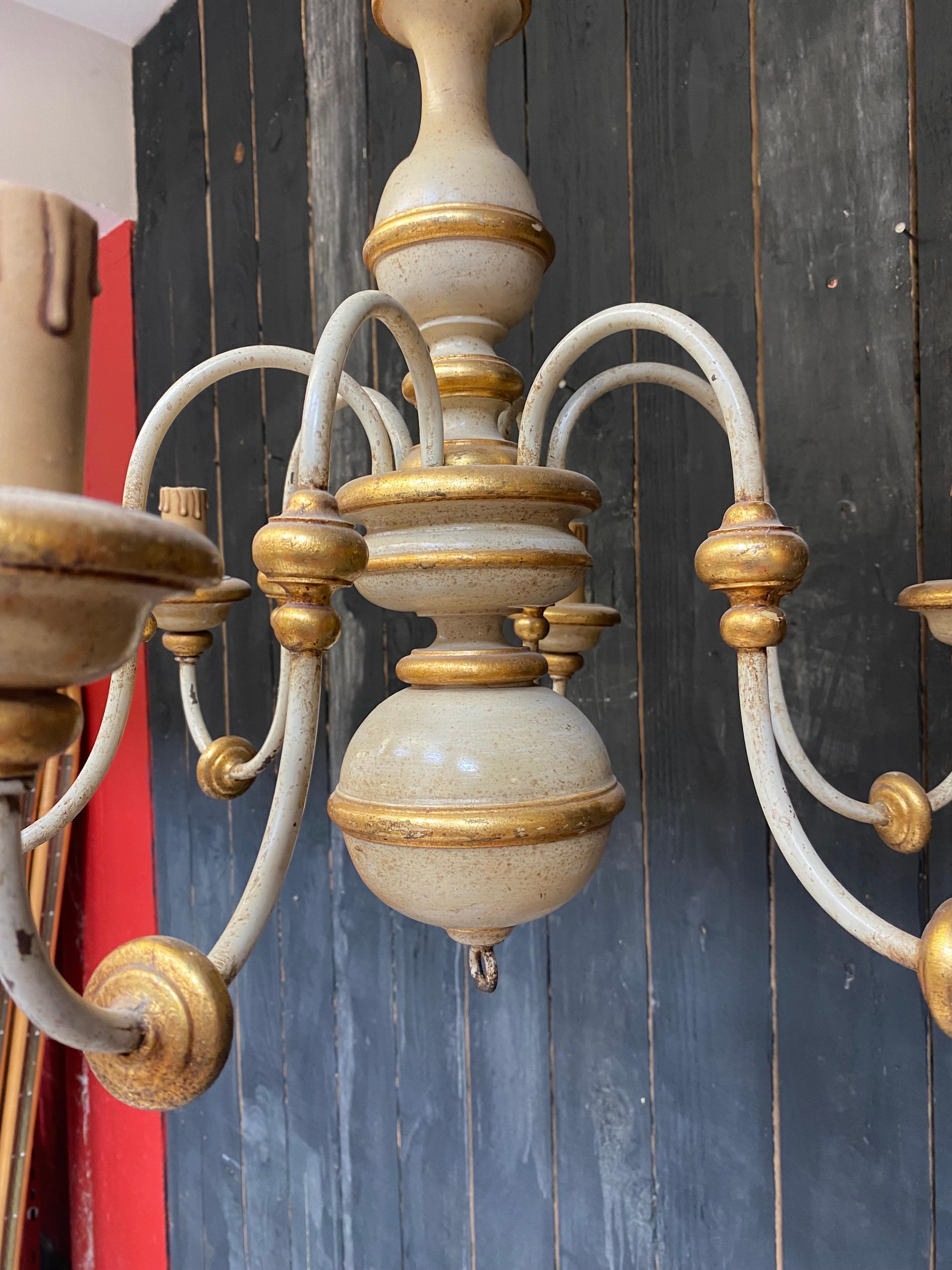 Neoclassical Charming Little Neo Romantic Chandelier in Patinated Wood circa 1960 For Sale