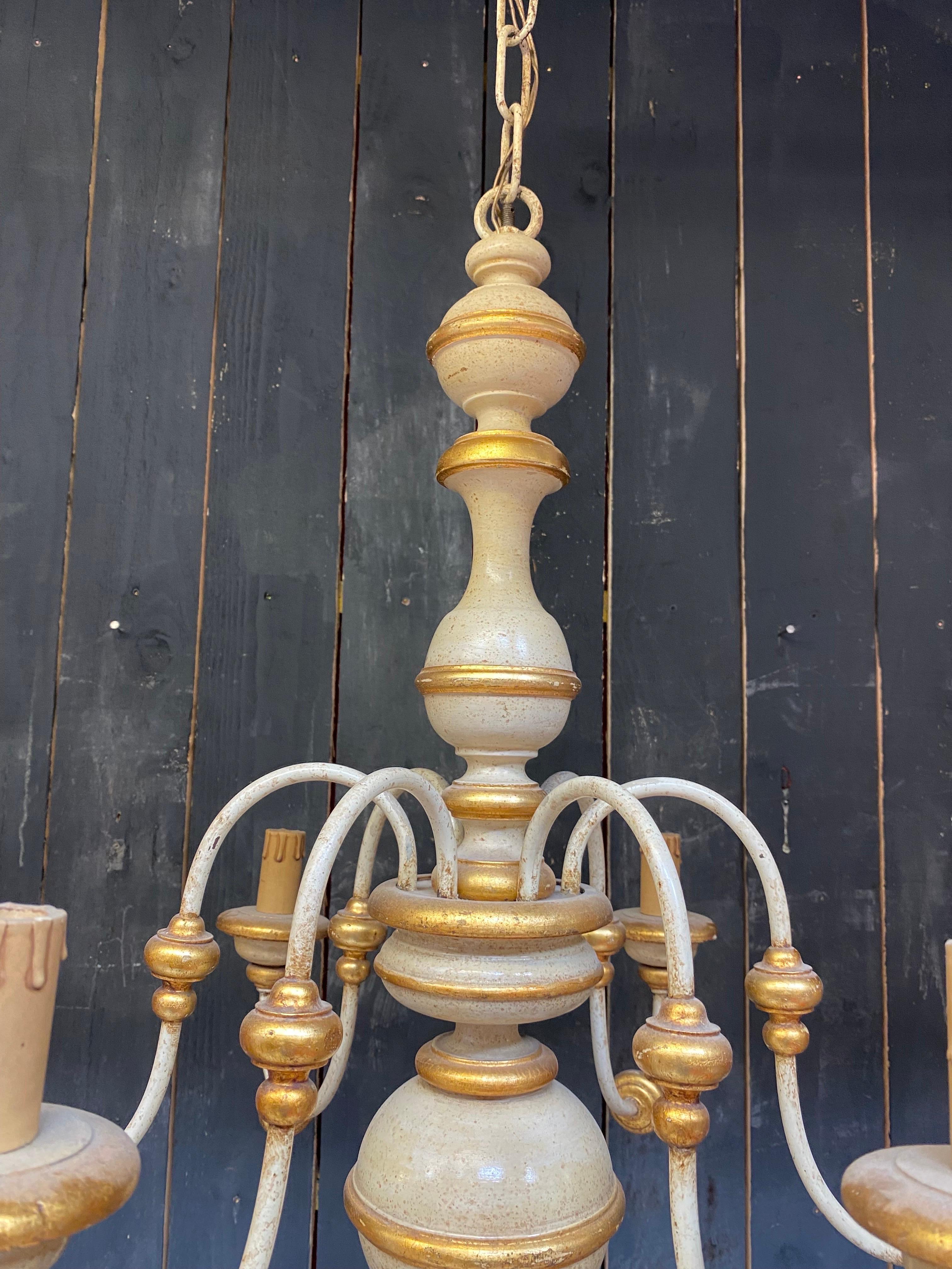 European Charming Little Neo Romantic Chandelier in Patinated Wood circa 1960 For Sale