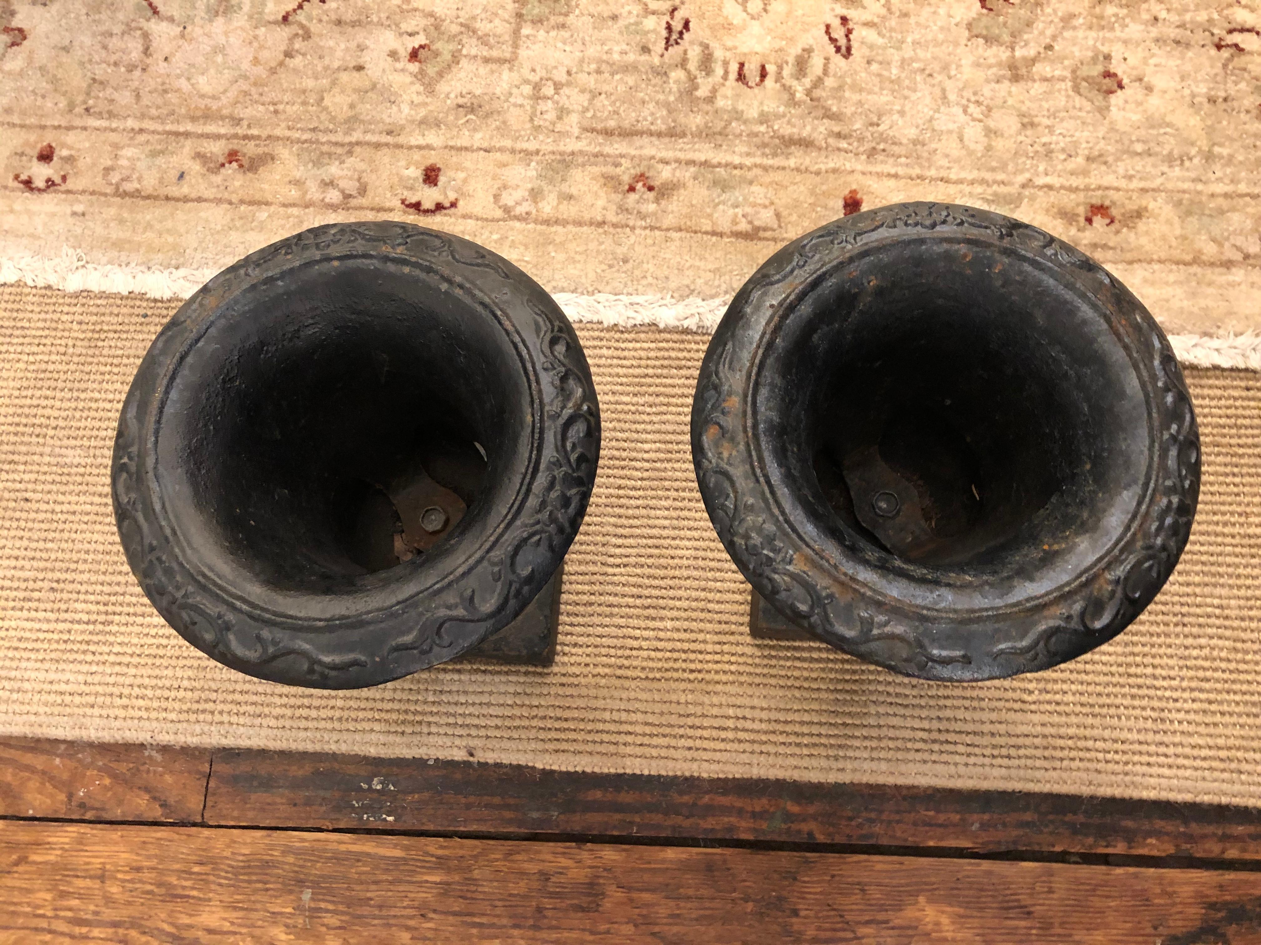 Charming Little Pair of Black Iron Urns In Good Condition For Sale In Hopewell, NJ