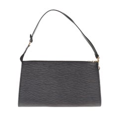 Charming Louis Vuitton Clutch in black épi leather, gold hardware