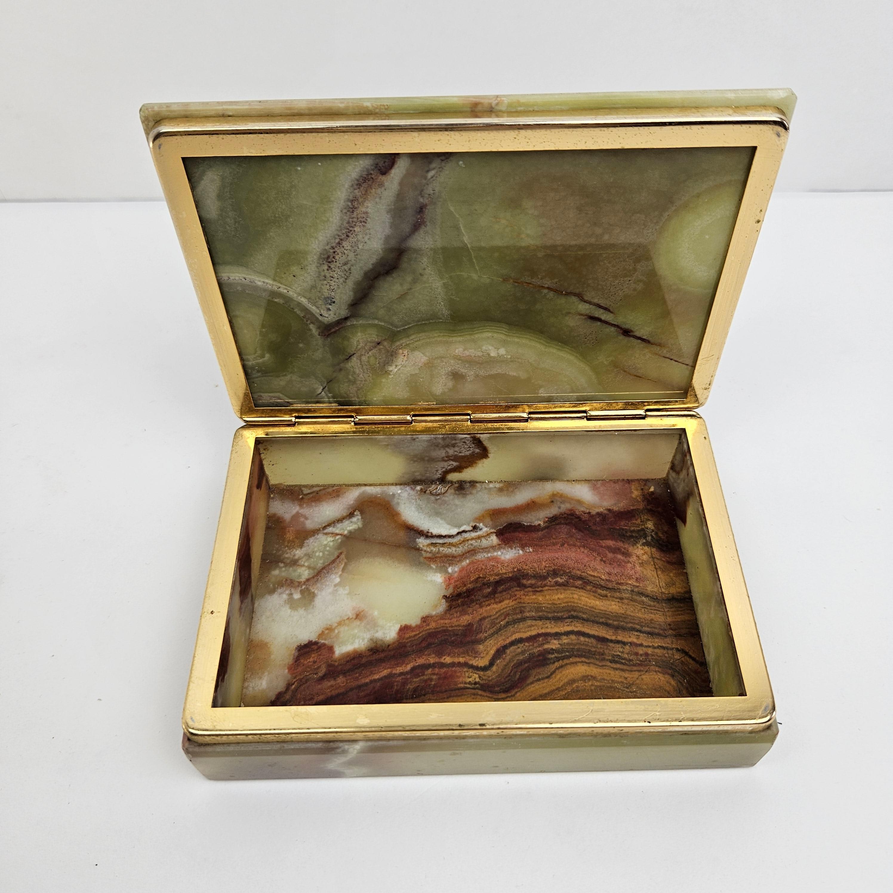 Charming Marble Decorative or Jewelry Box, Italy For Sale 2
