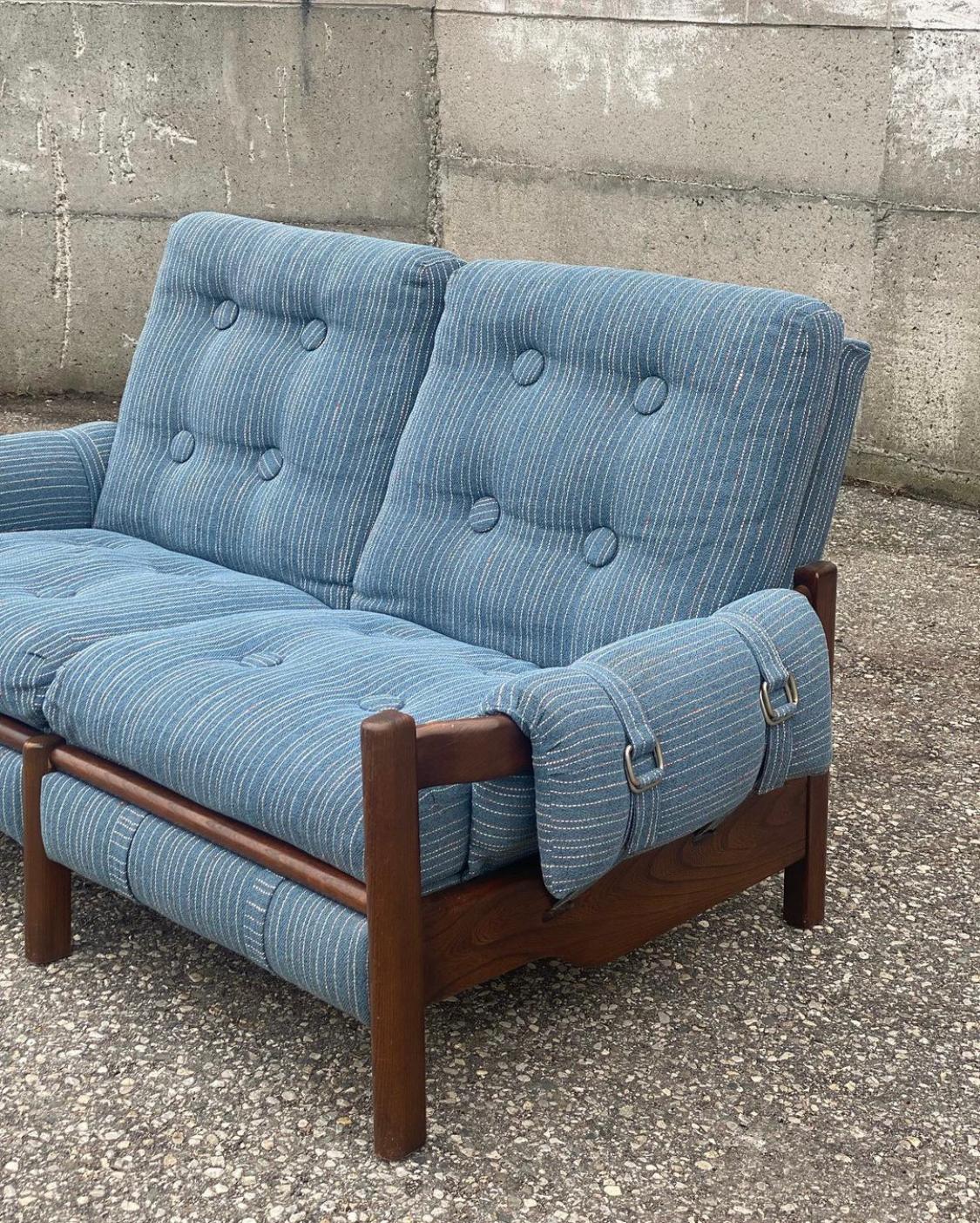 Charming MCM Teak Framed Love Seat in the Style of Jean Gillon for Probel, 1960 In Excellent Condition In Paris, ON