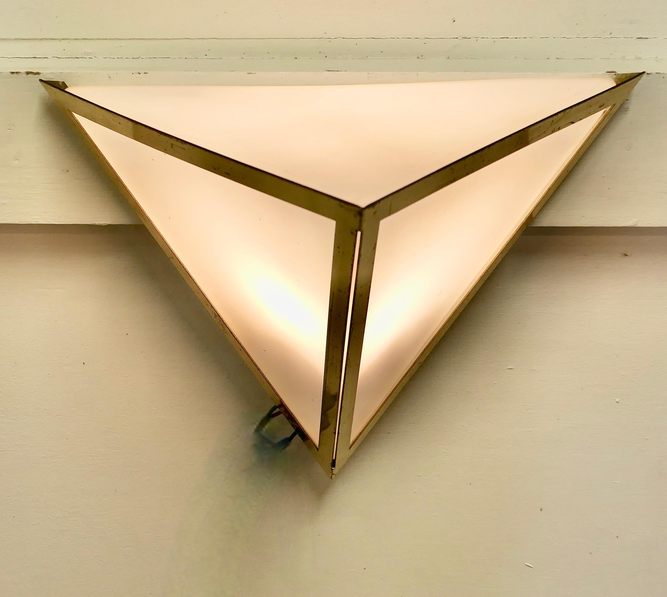 20th Century Charming Mid Century French Brass Wall Light For Sale