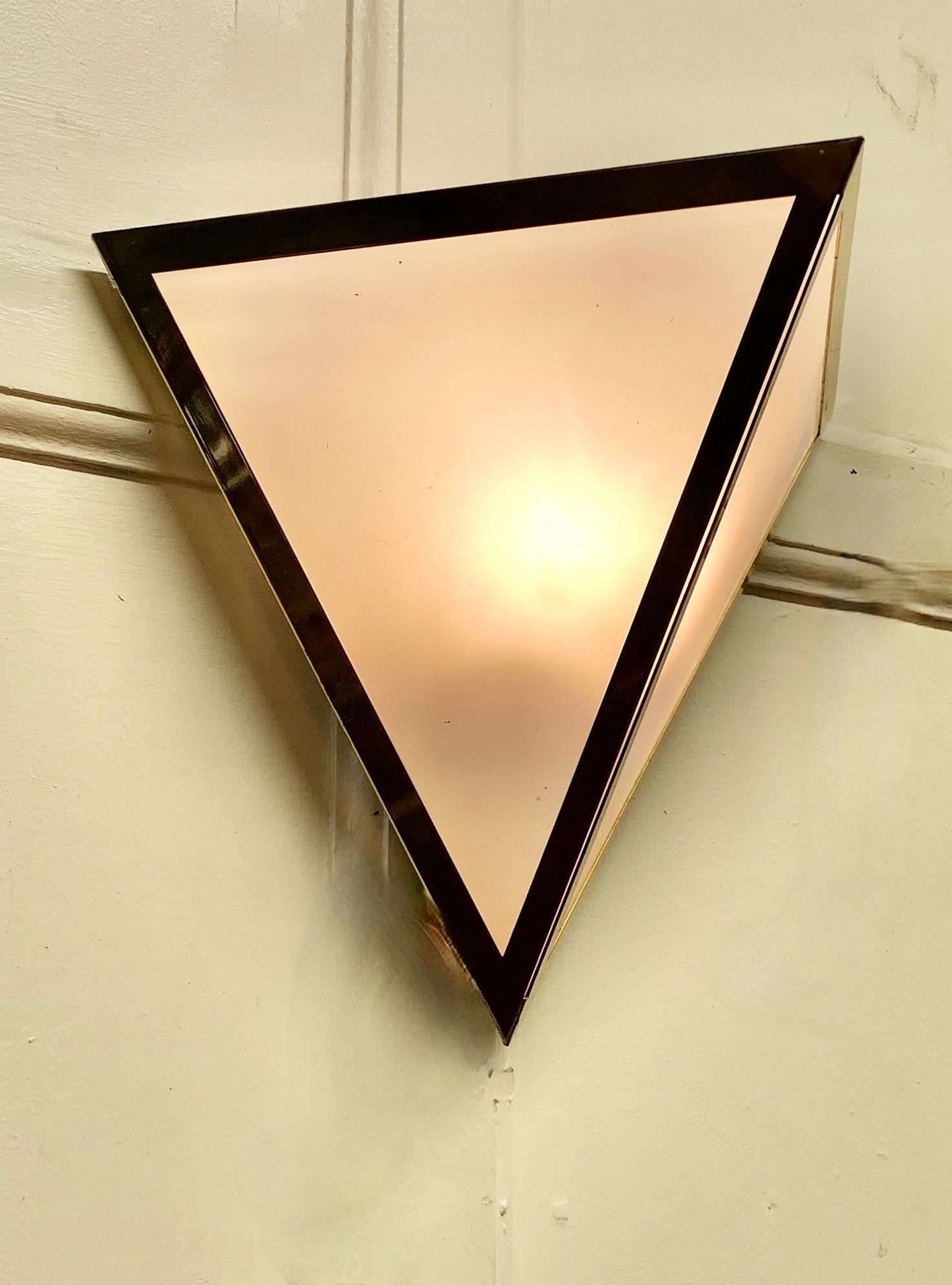 Charming Mid Century French Brass Wall Light For Sale 2