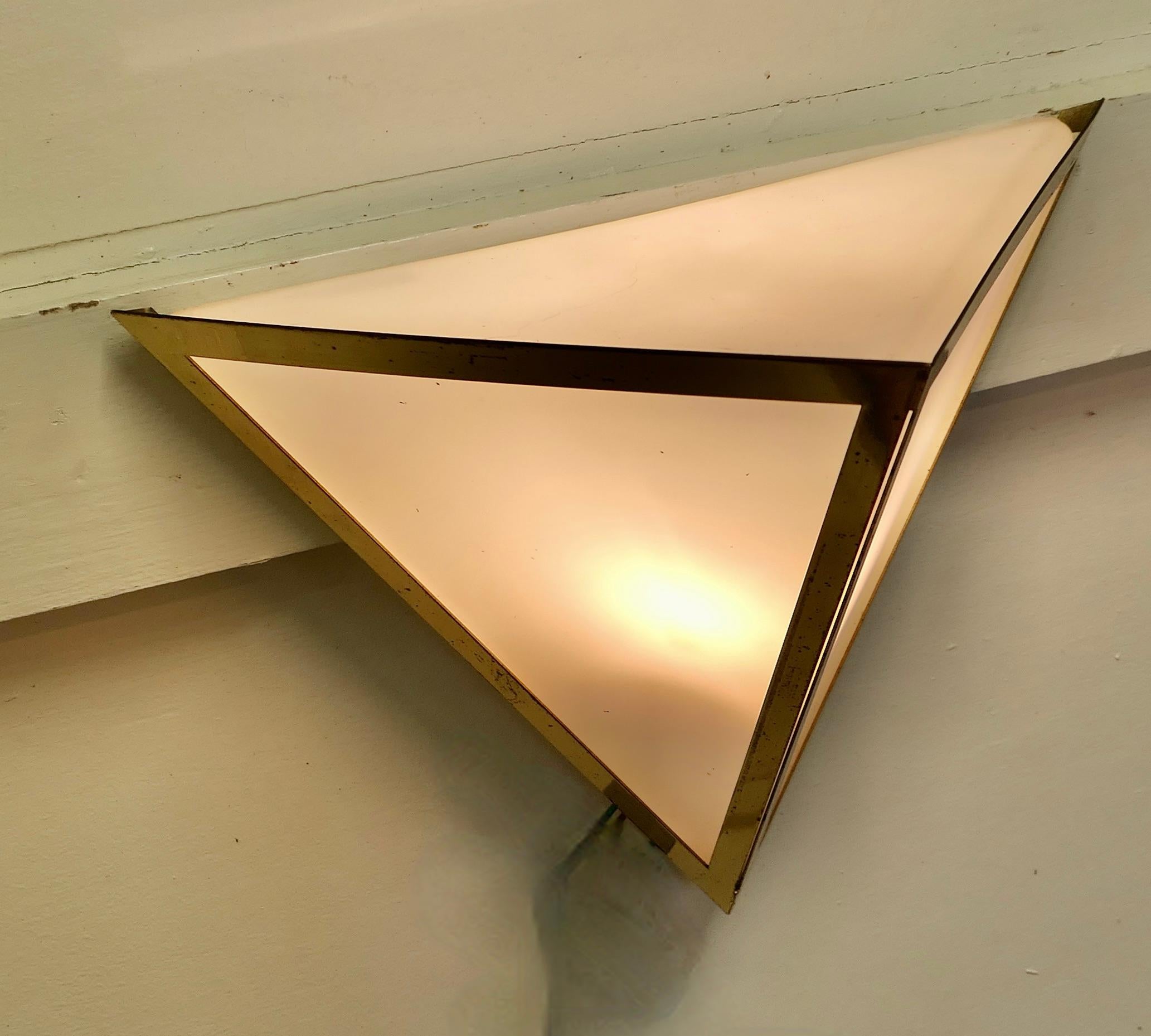Charming Mid Century French Brass Wall Light For Sale 4