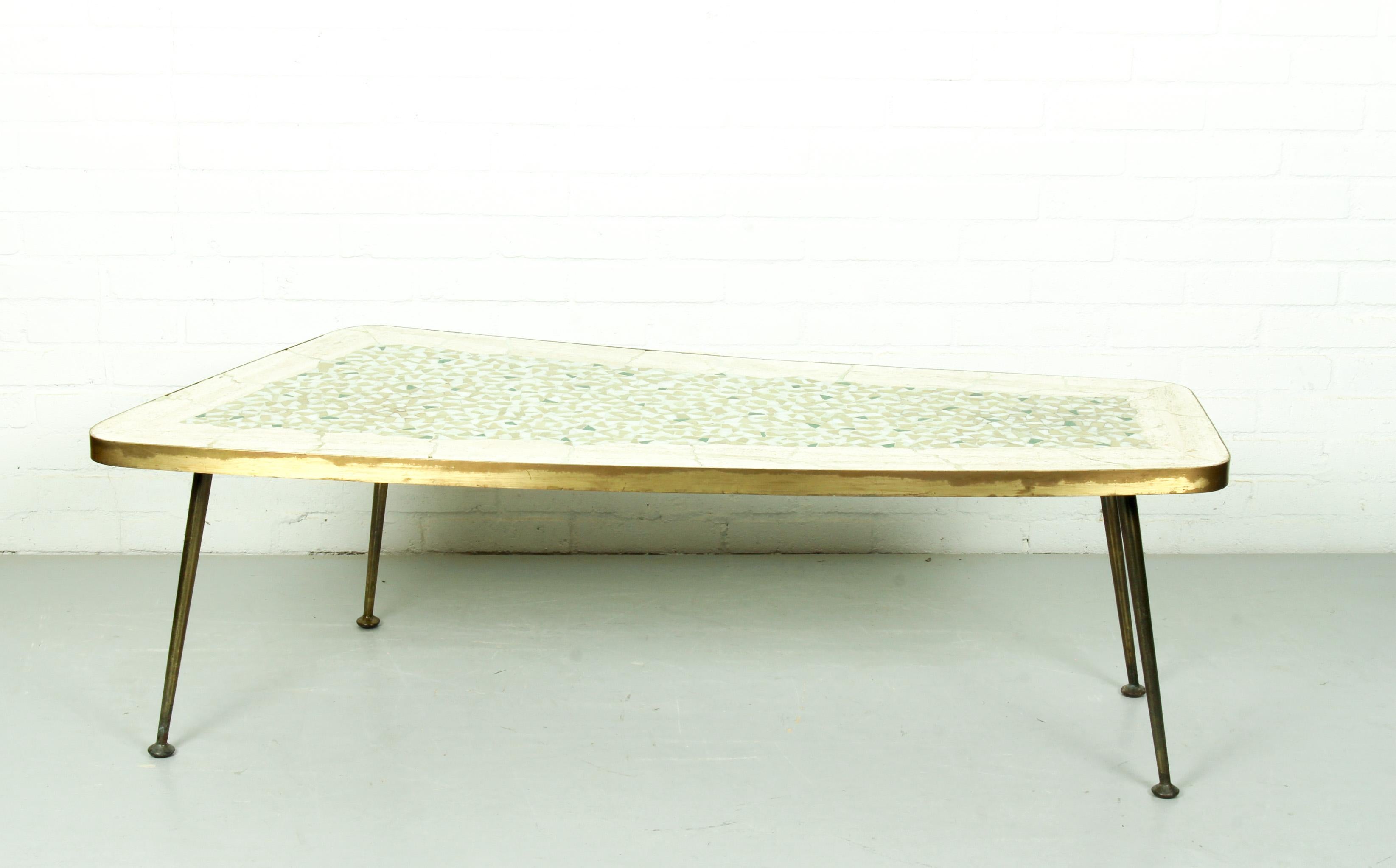 Charming Midcentury Organically Shaped Brass-Leg Coffee Table, 1950s In Good Condition In Appeltern, Gelderland