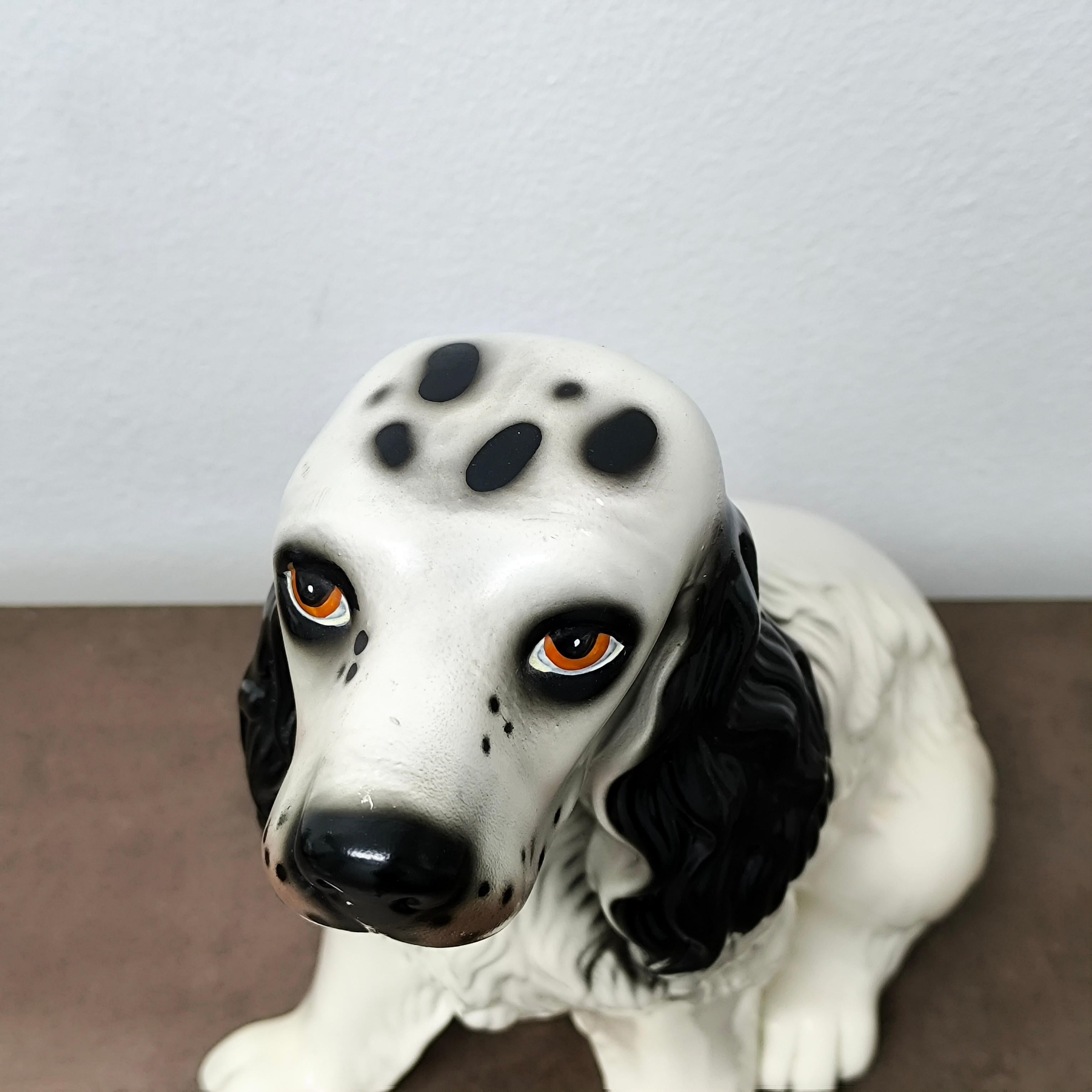 Affascinante statuetta di cane Spaniel in porcellana del metà del secolo con occhi espressivi in vendita 3