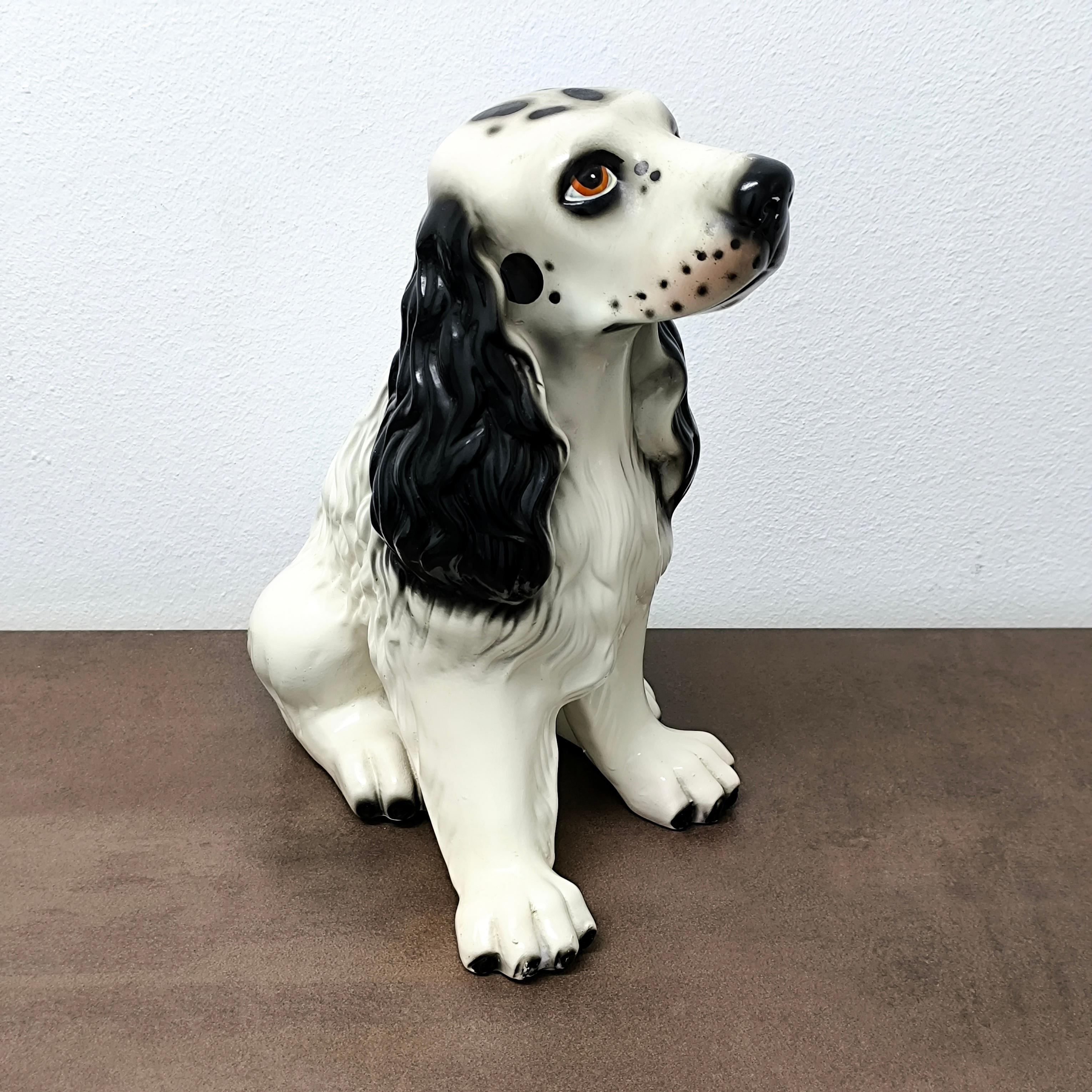 Porcellana Affascinante statuetta di cane Spaniel in porcellana del metà del secolo con occhi espressivi in vendita
