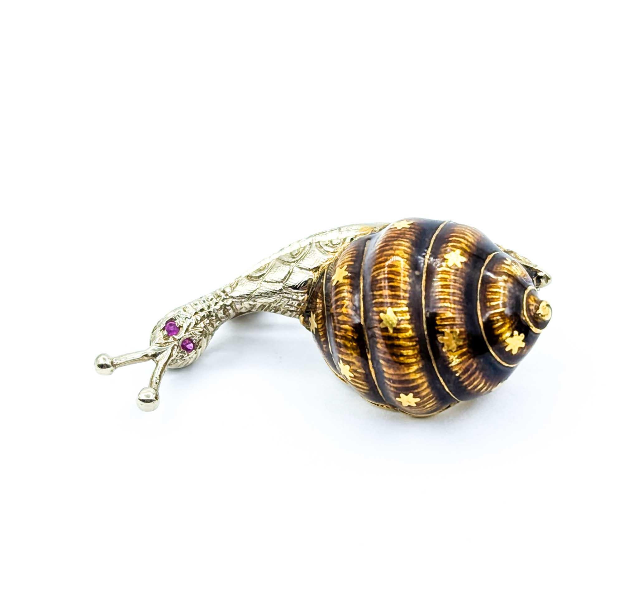 Charming Mid-Century Snail Brooch in 18k White Gold For Sale 1