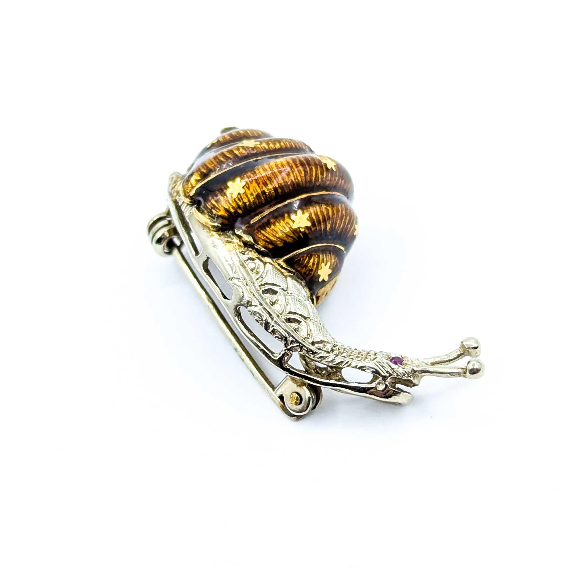 Charming Mid-Century Snail Brooch in 18k White Gold For Sale 2