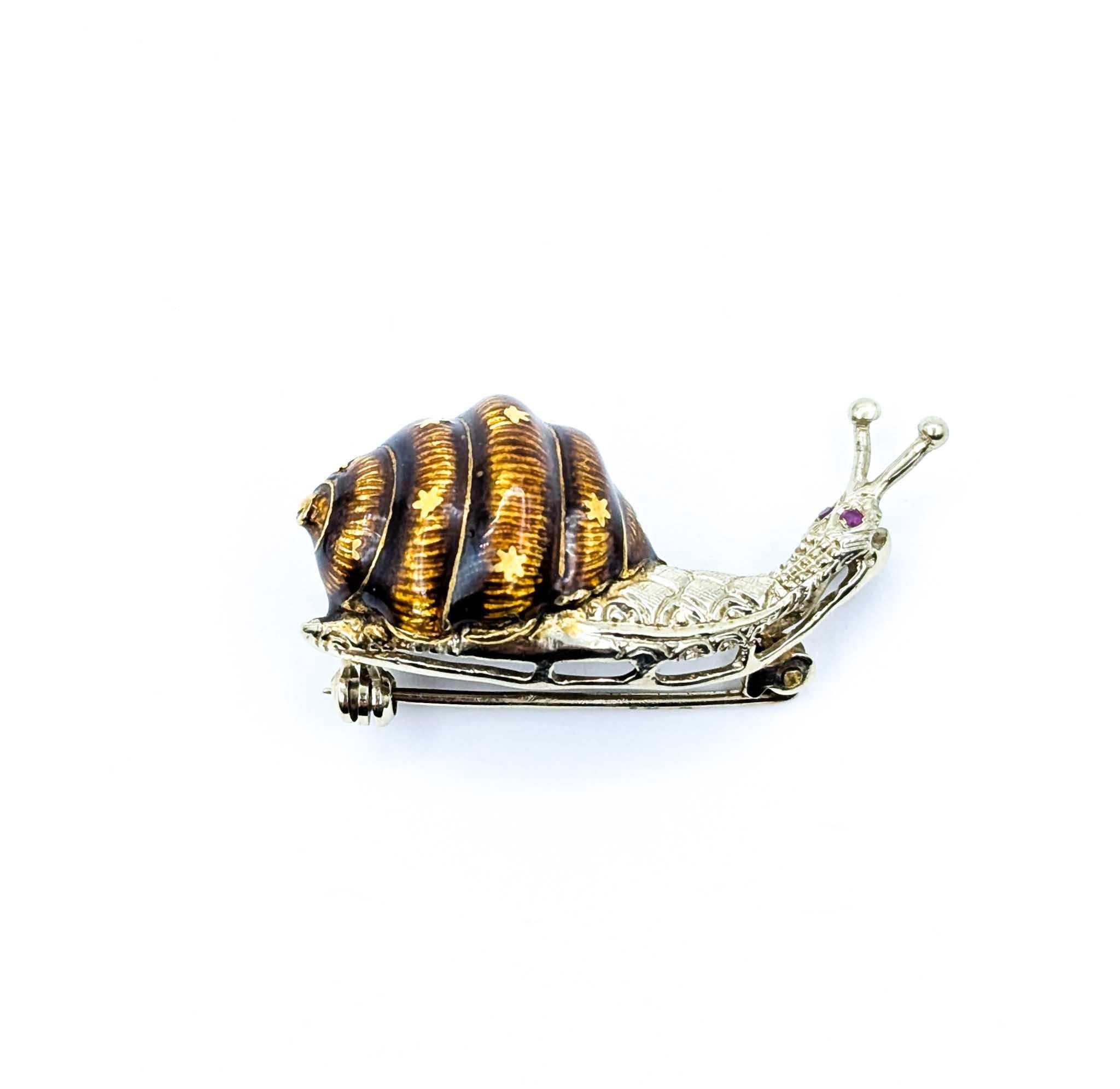 Charming Mid-Century Snail Brooch in 18k White Gold For Sale 3