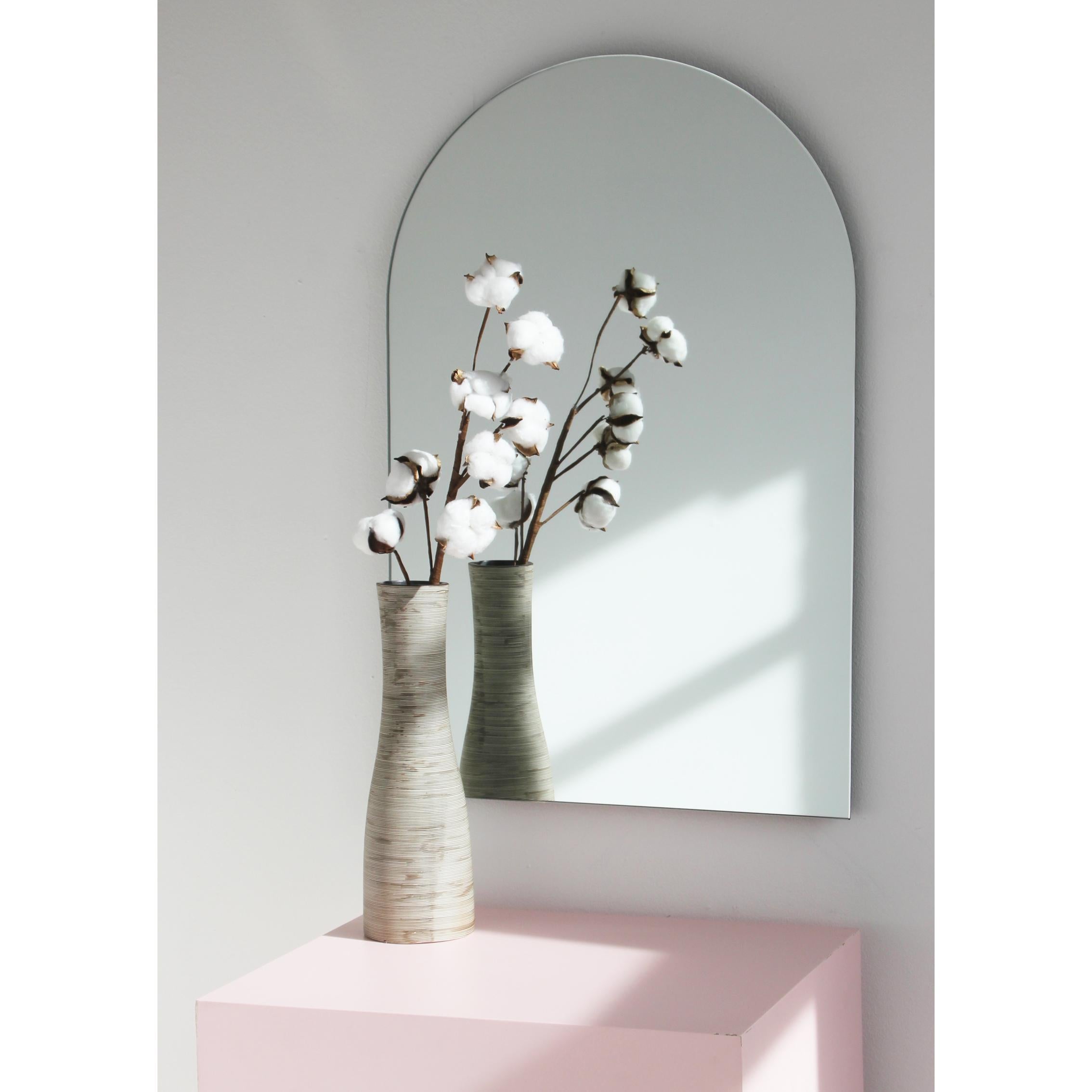 Arcus Arch geformter moderner, zeitgenössischer, rahmenloser Spiegel, groß im Angebot 4