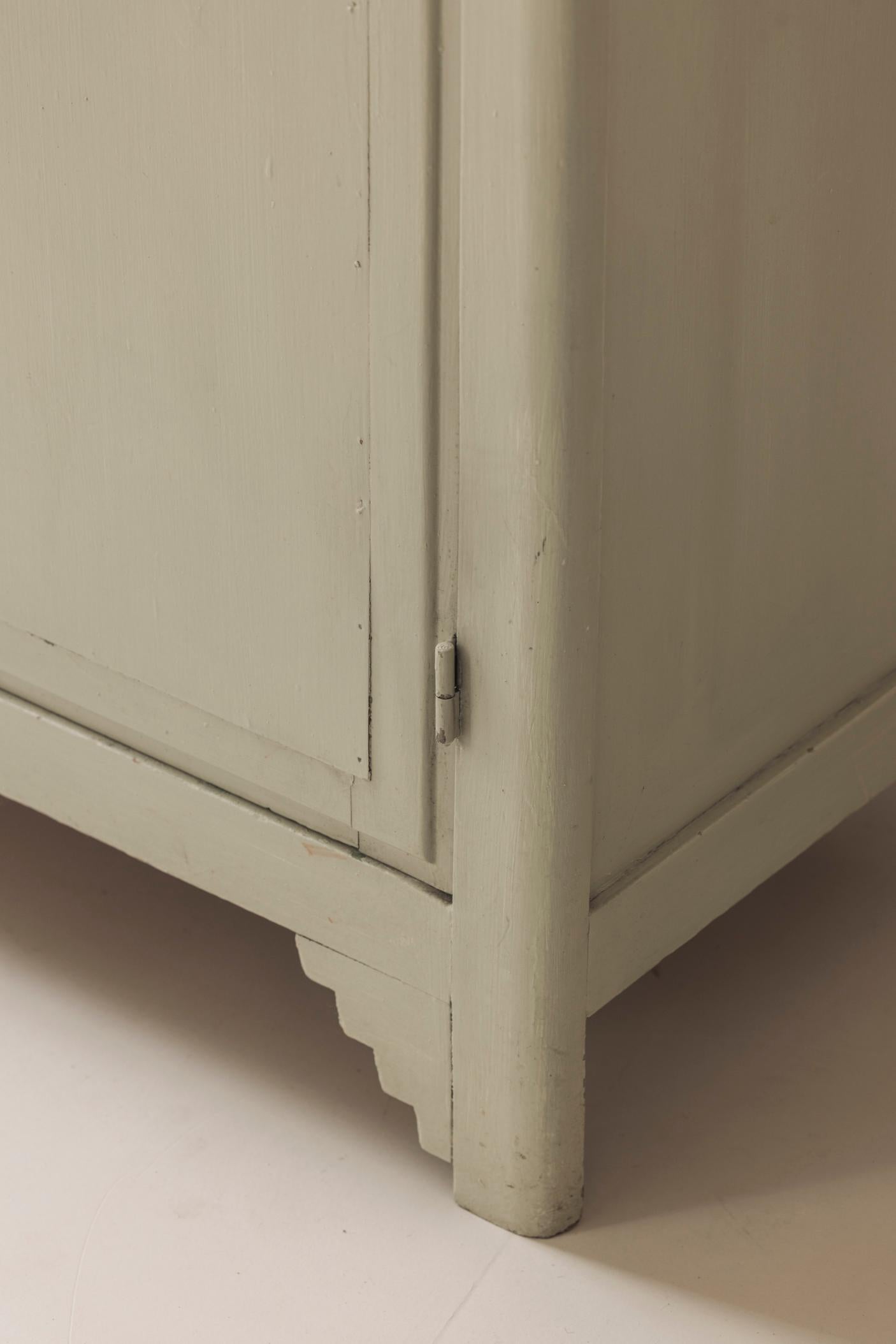 Charming Modernist French cabinet from the 1950s For Sale 4