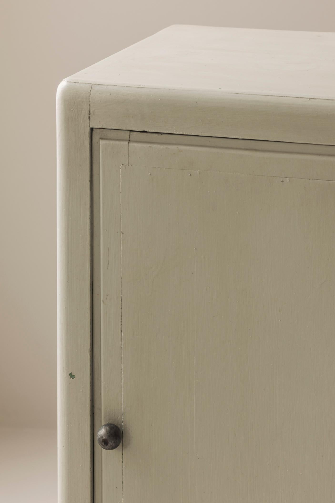 Charming Modernist French cabinet from the 1950s For Sale 5