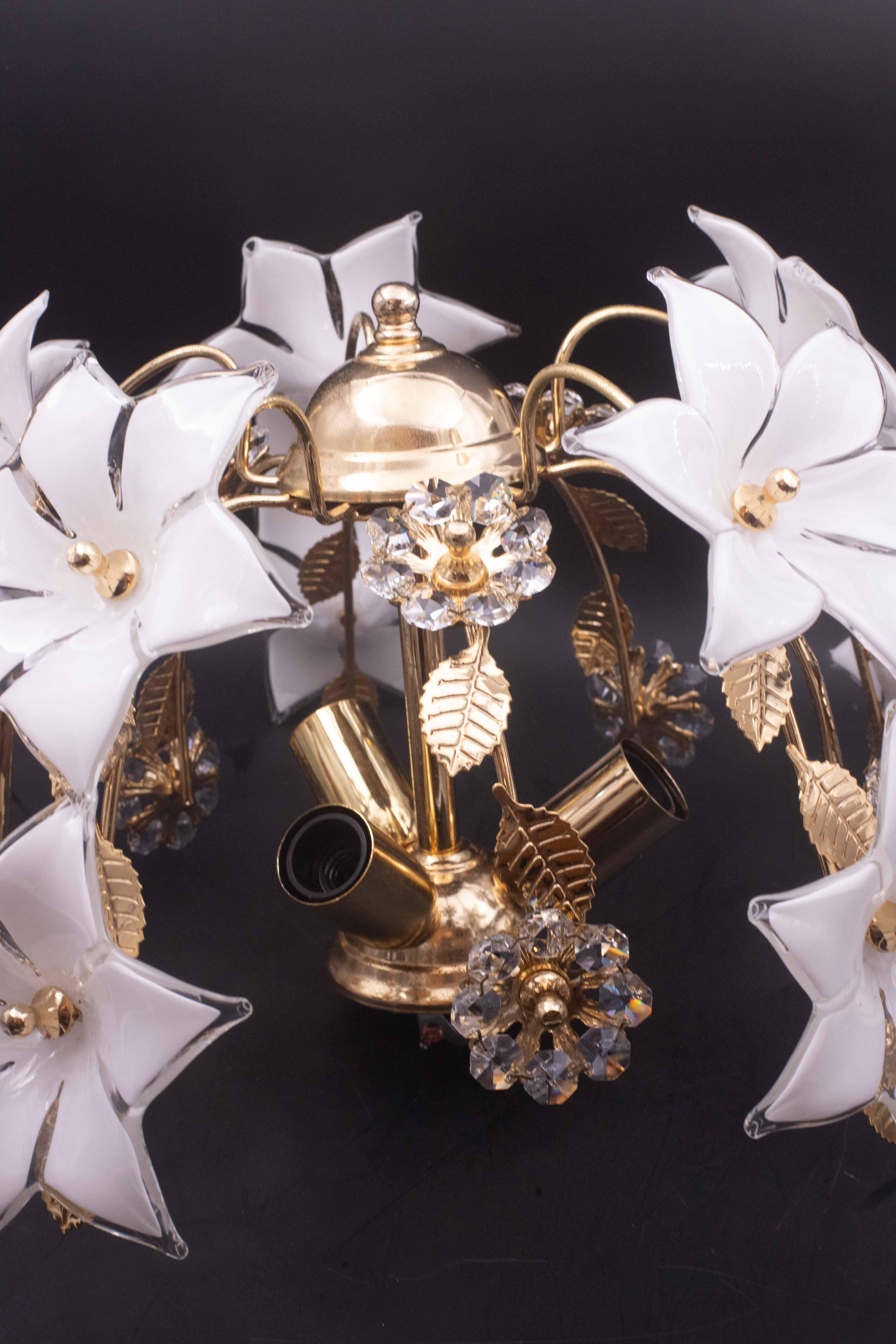 Charming Murano and Crystal Glass Vintage Ceiling Light White Flowers, 1970s For Sale 4