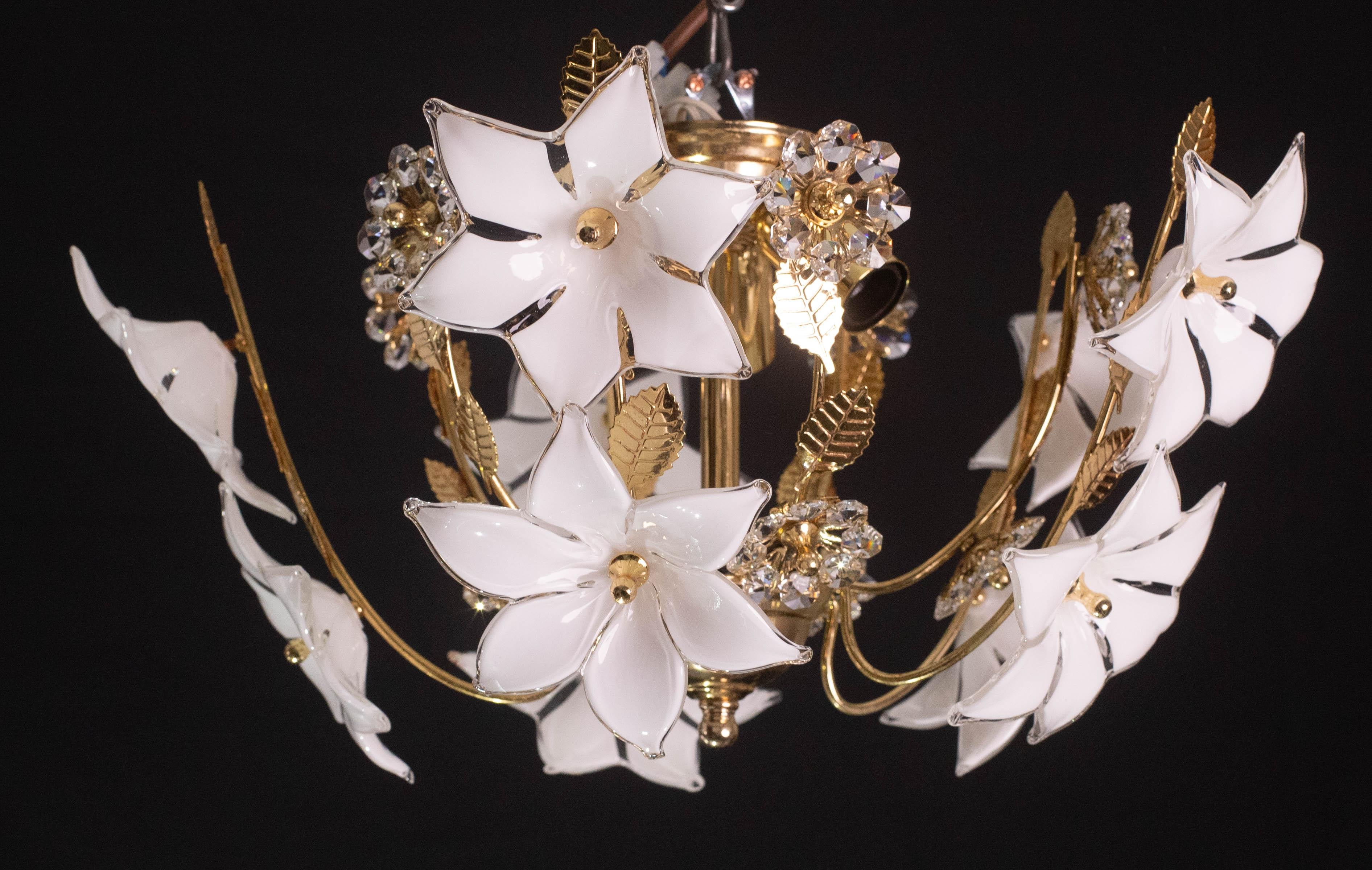European Charming Murano and Crystal Glass Vintage Ceiling Light White Flowers, 1970s For Sale