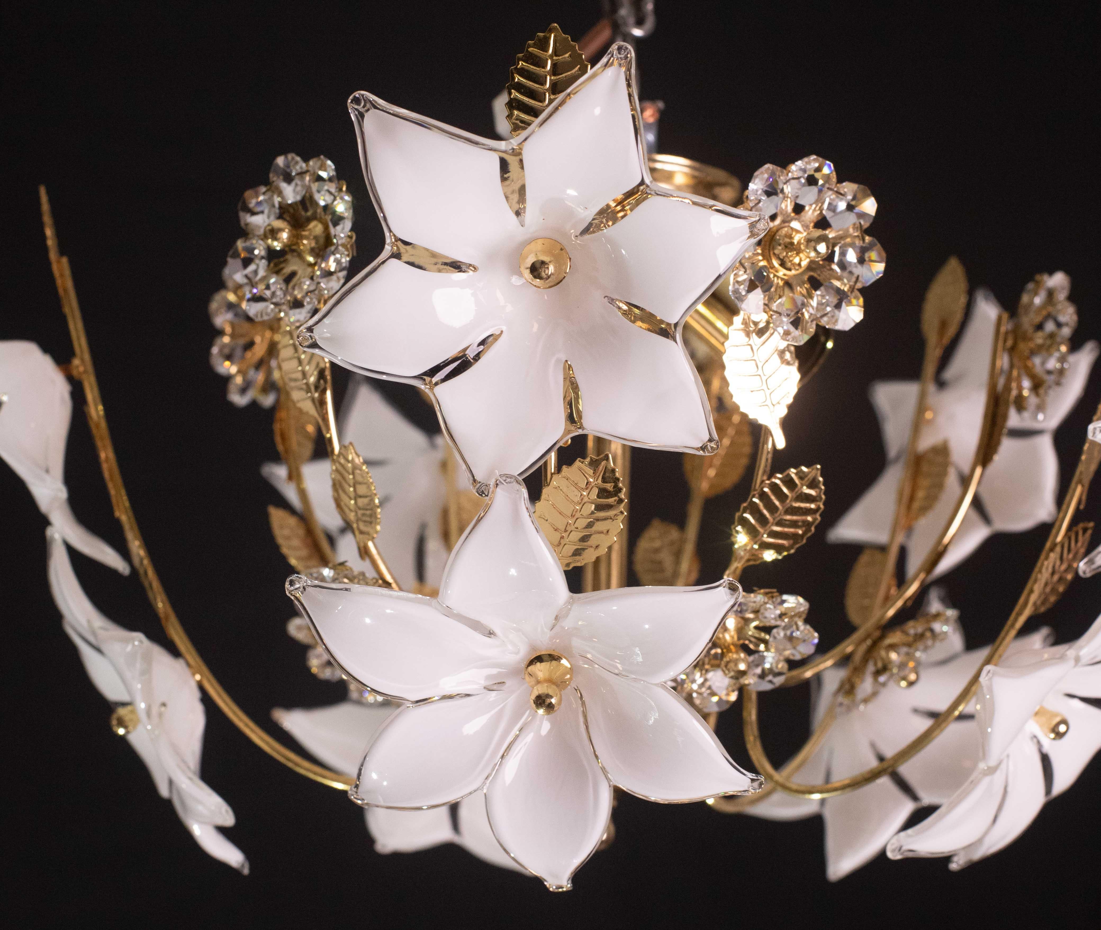 Charming Murano and Crystal Glass Vintage Ceiling Light White Flowers, 1970s For Sale 3