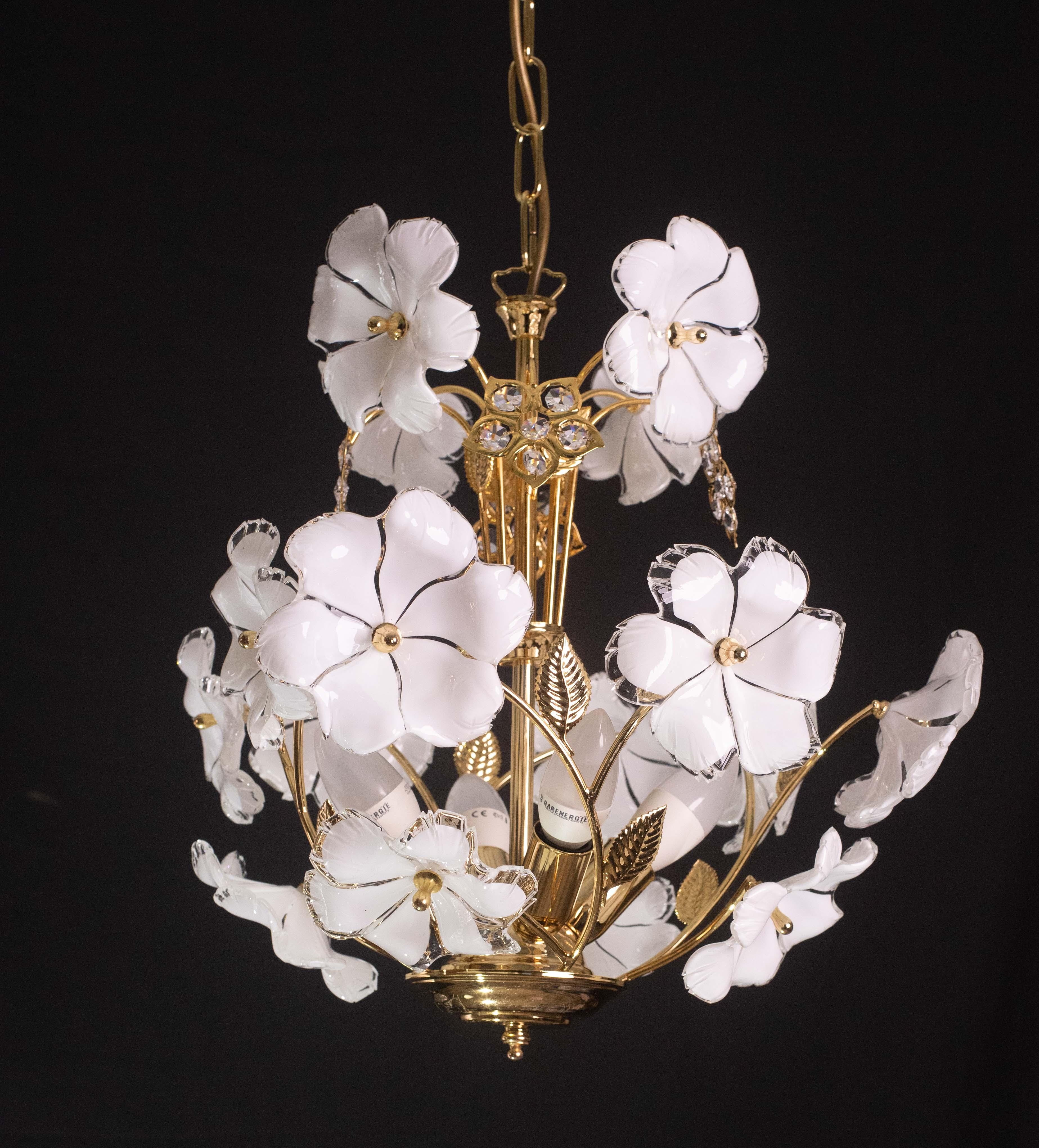 Charming Murano and Crystal Glass Vintage Chandelier White Flowers, 1970s For Sale 3