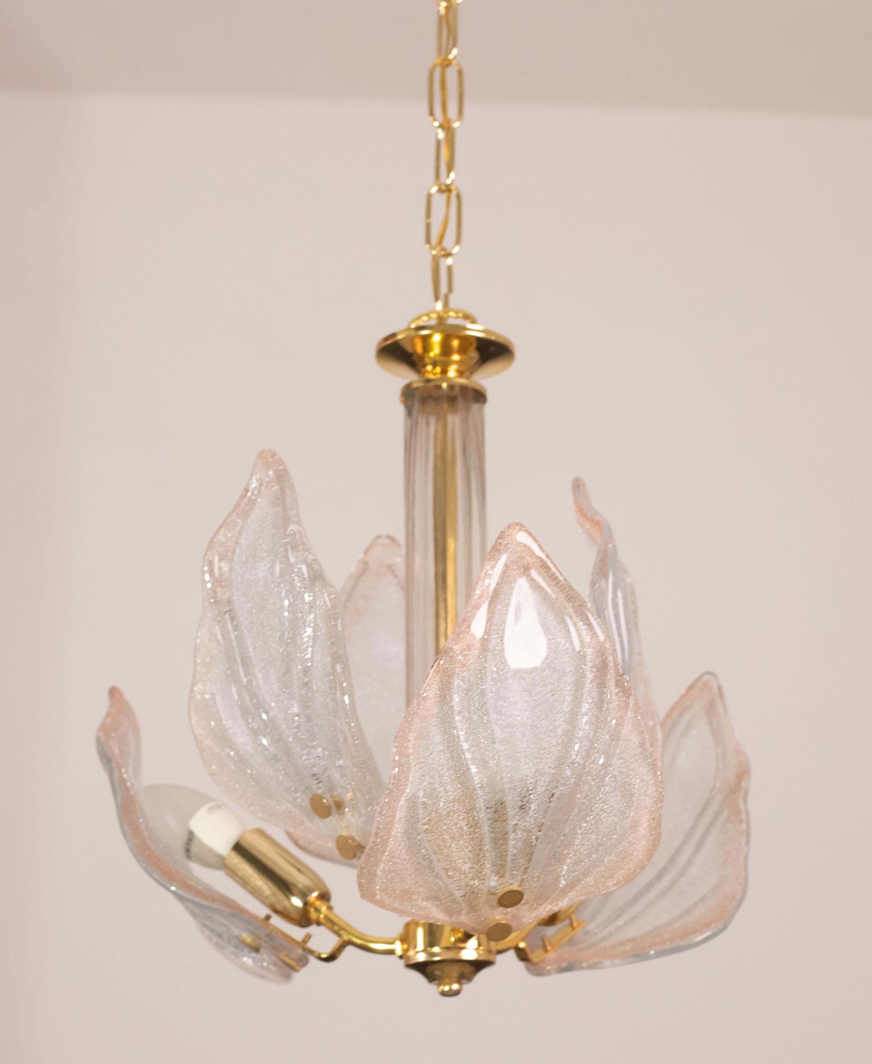 Charmant lustre de Murano à feuilles roses, 1970 en vente 3