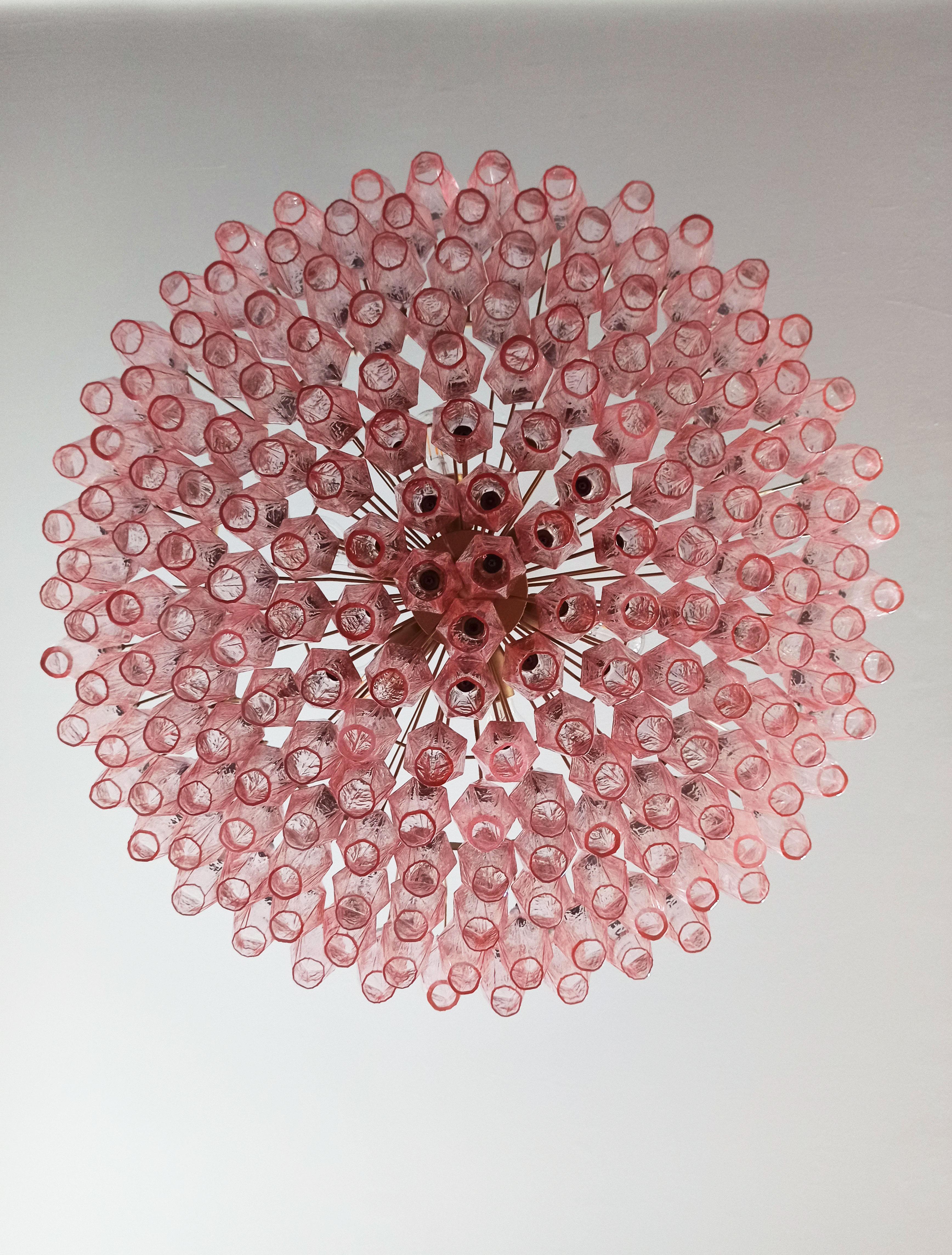 Charming Murano glass Chandelier - 185 PINK poliedri For Sale 3