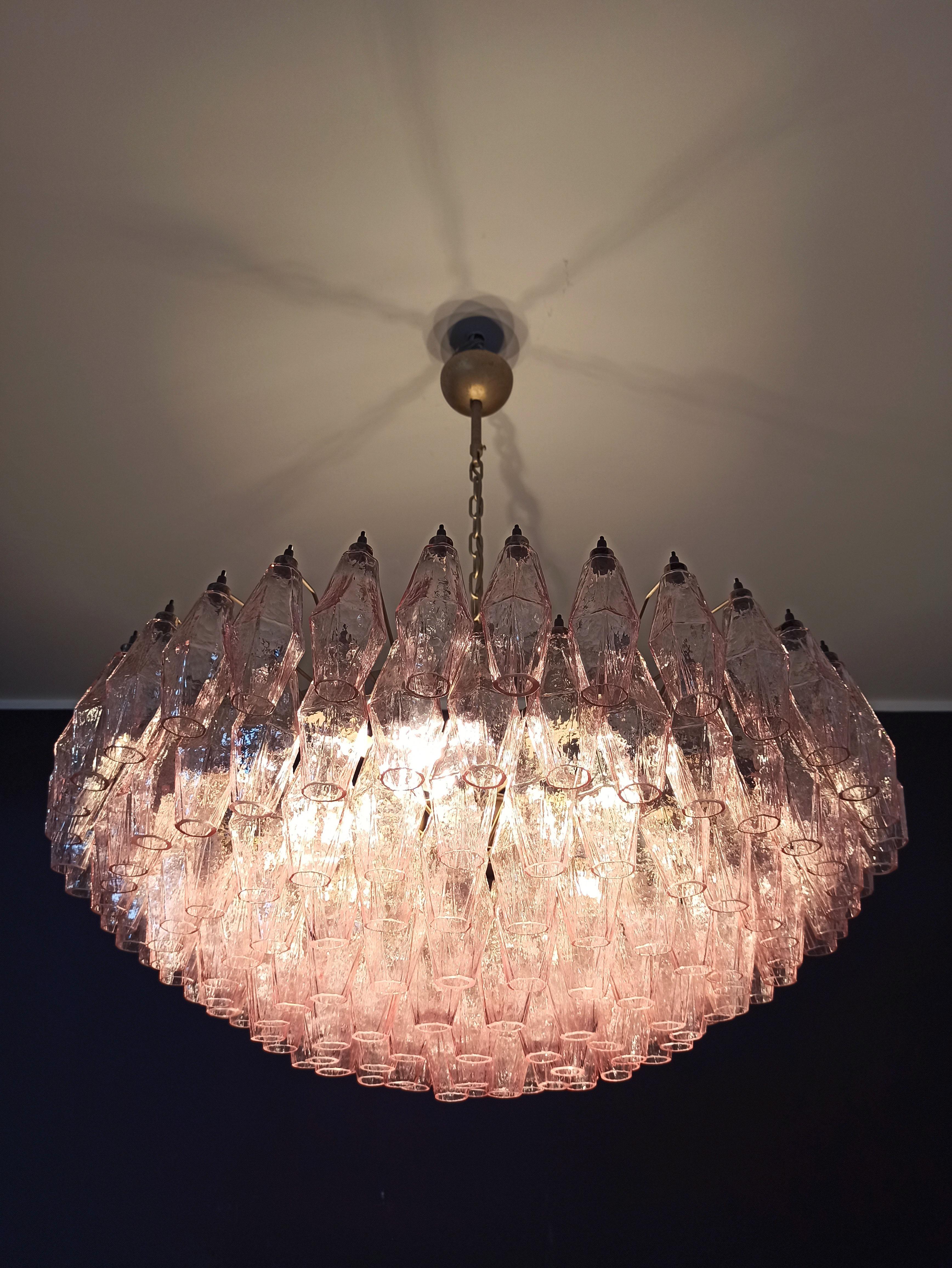 Charming Murano glass Chandelier - 185 PINK poliedri For Sale 7