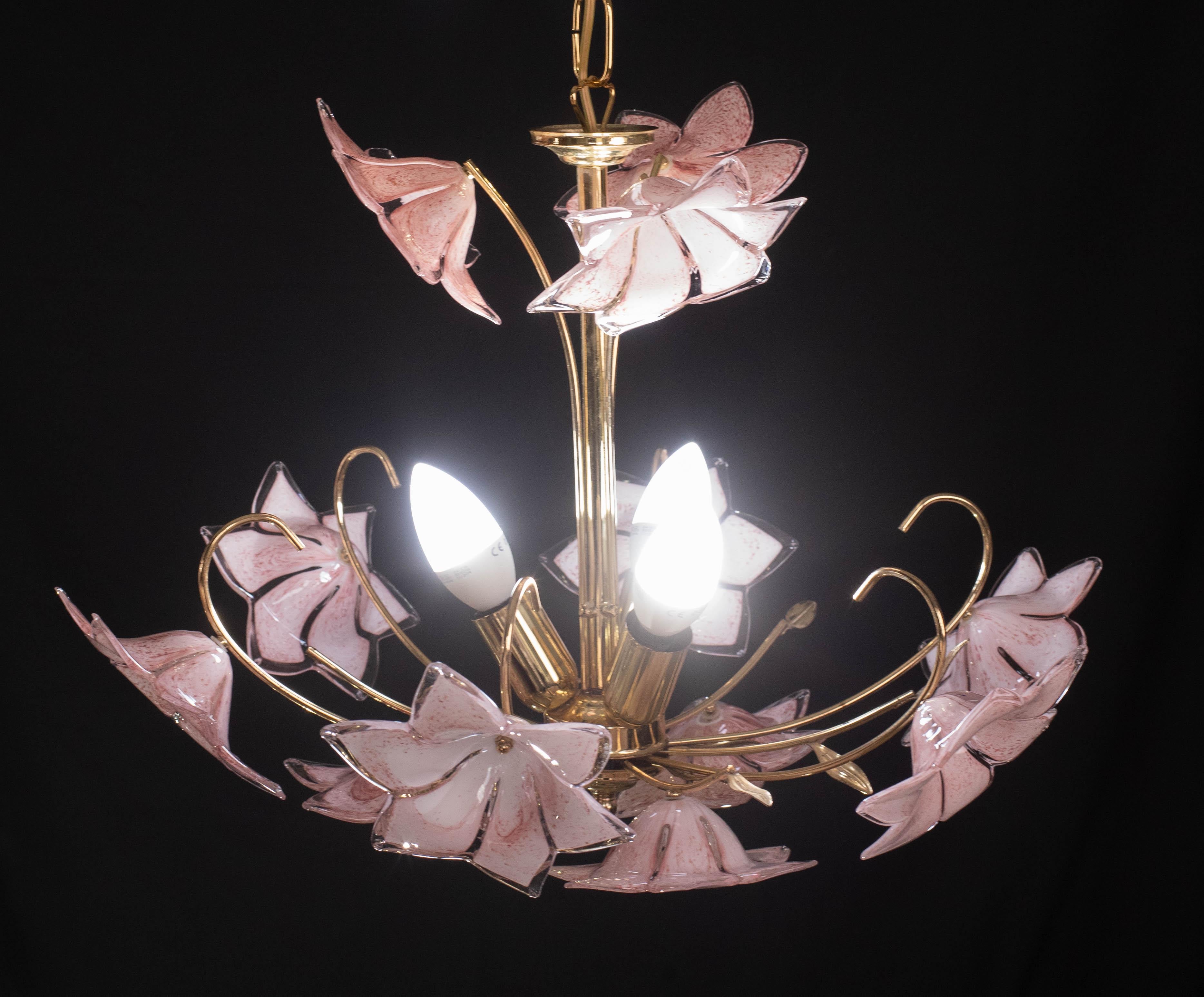 Fine XX secolo Incantevole lampadario in vetro di Murano Fiori rosa, 1970 in vendita