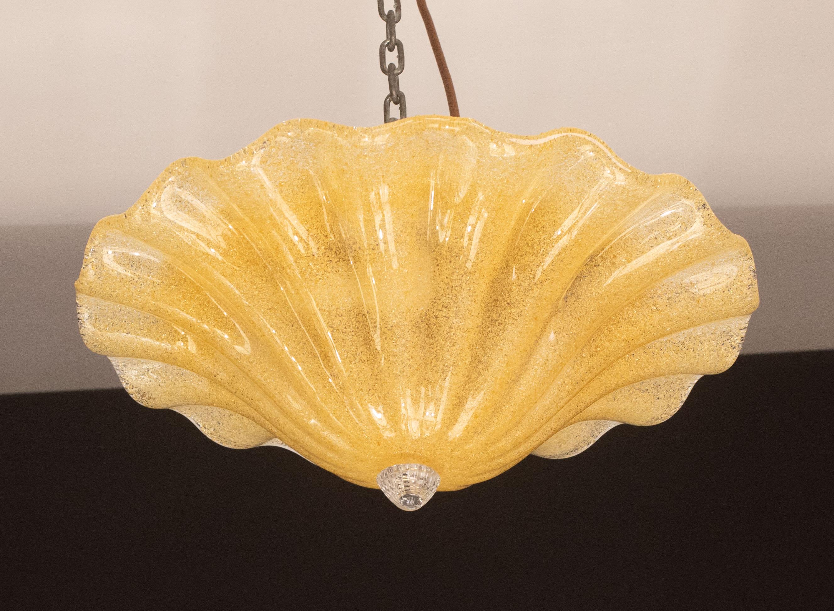 Fine XX secolo Incantevole plafoniera in vetro di Murano color oro Fiore, 1970 in vendita