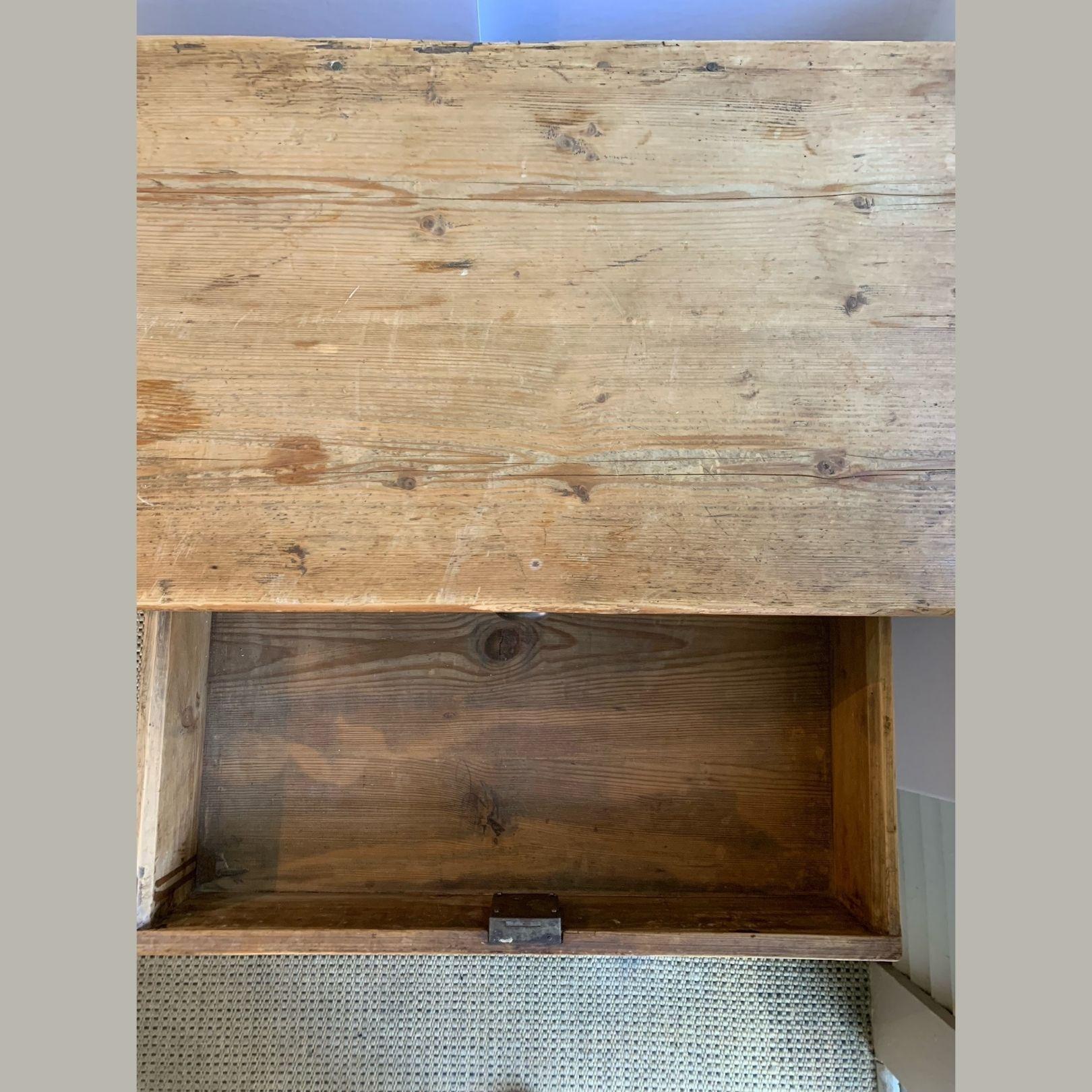 Charming Oak, Four-Drawer Dresser with Bin Pull Hardware 5