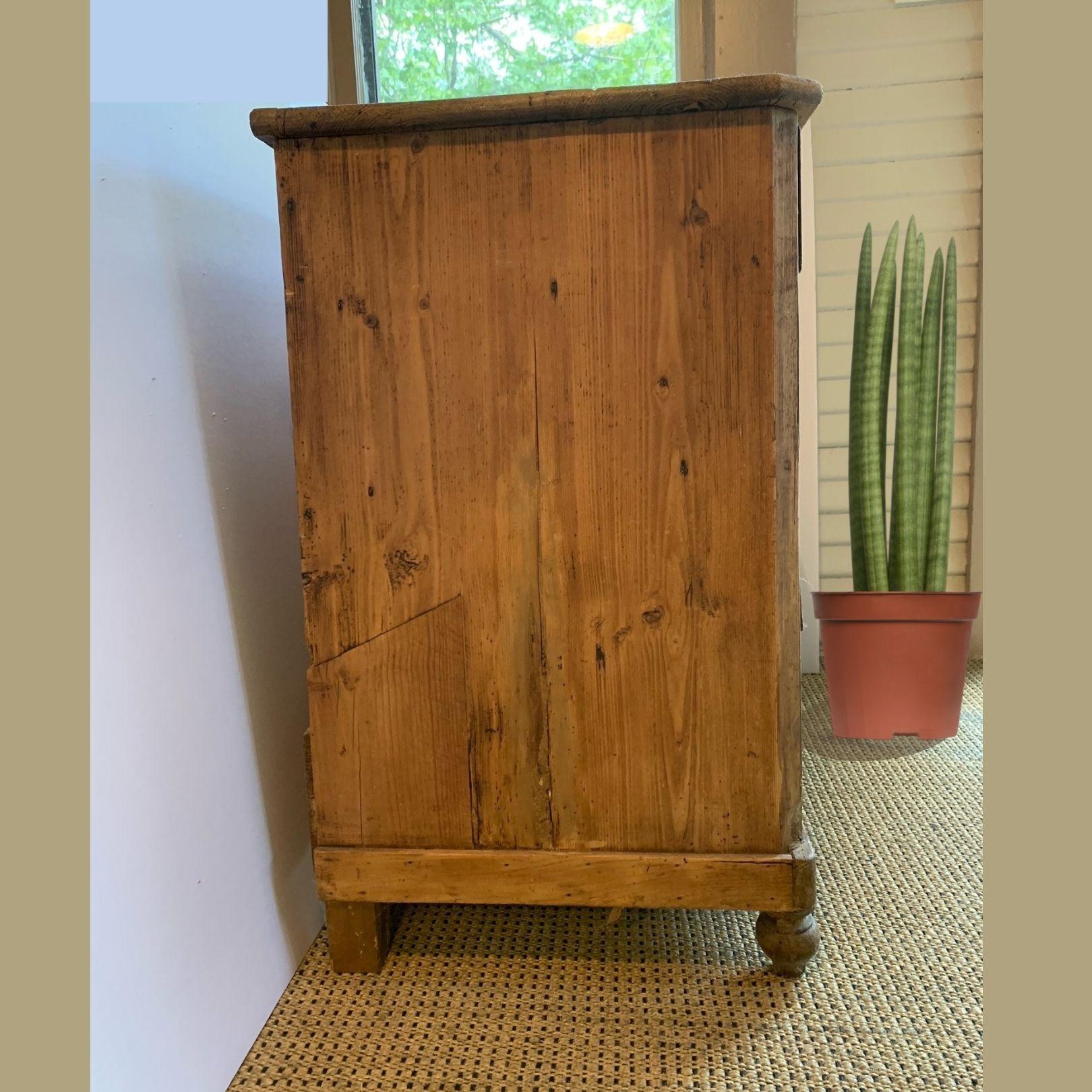 Contemporary Charming Oak, Four-Drawer Dresser with Bin Pull Hardware