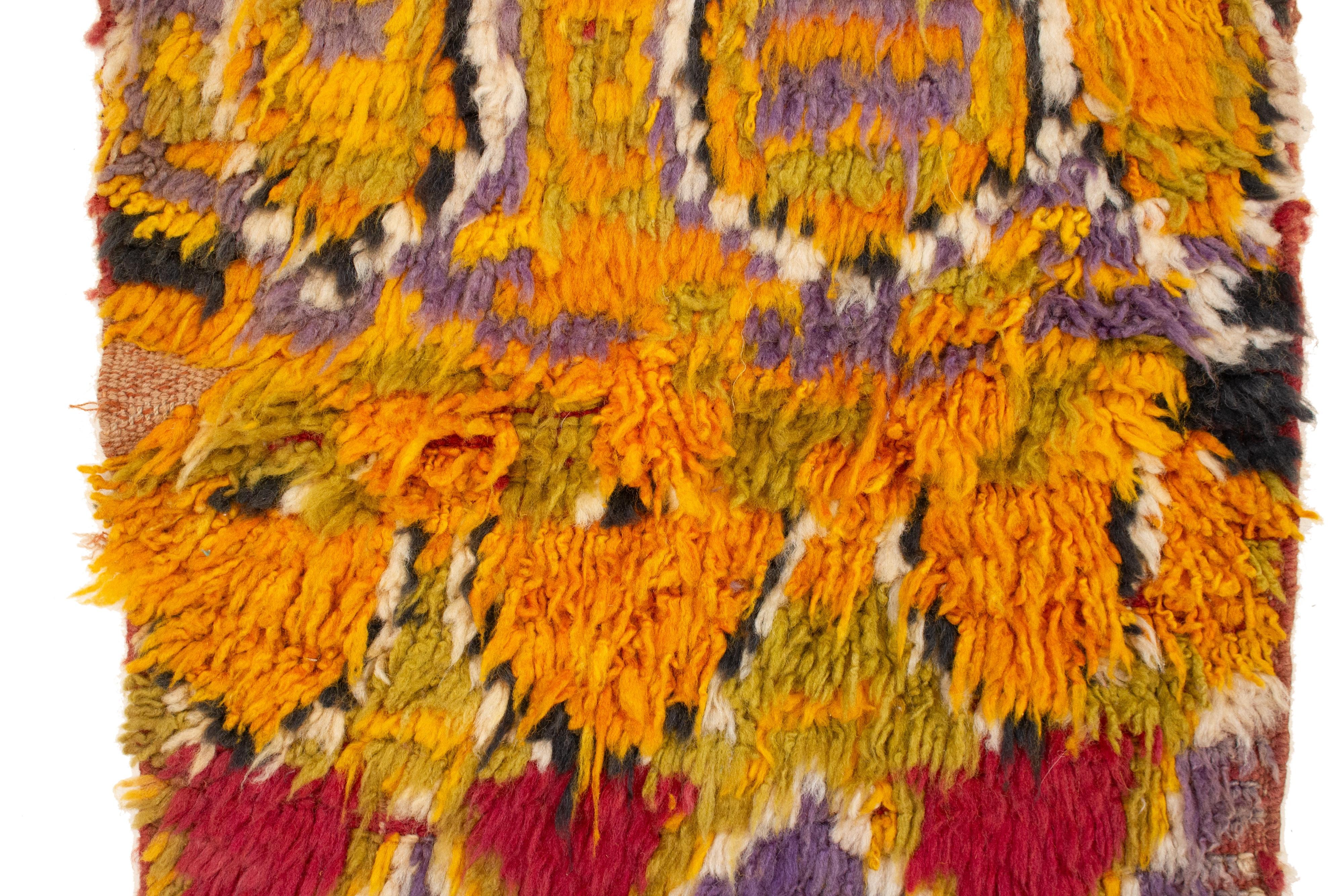 Encantadora alfombra bereber marroquí antigua en miniatura con dibujo geométrico abstracto Tribal en venta