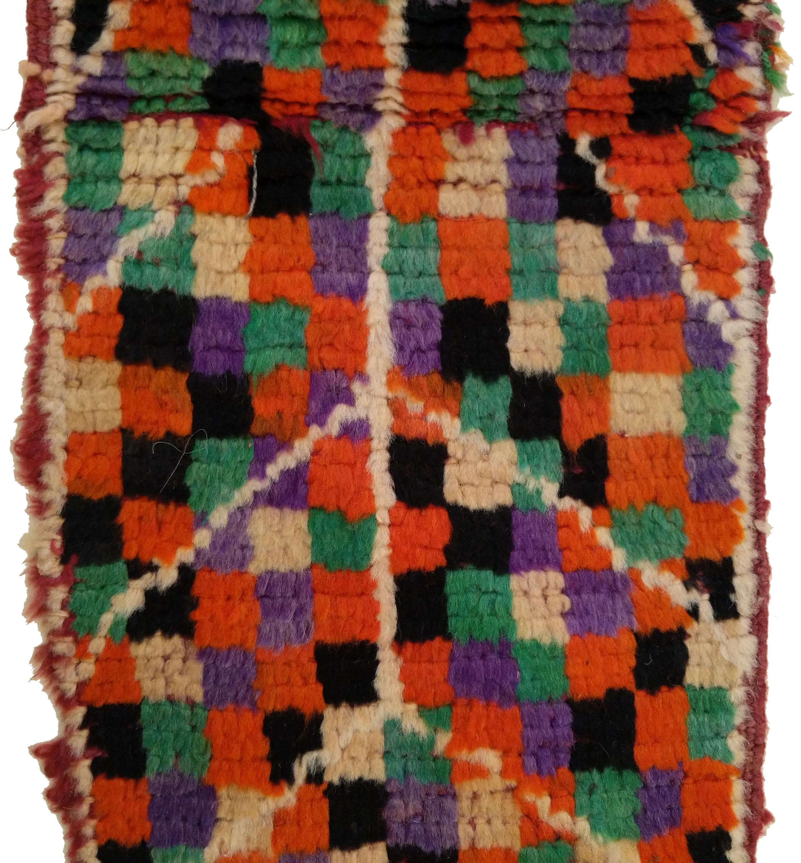 Charming Old Miniature Moroccan Berber Rug with Abstract Geometric Pattern In Good Condition For Sale In Milan, IT