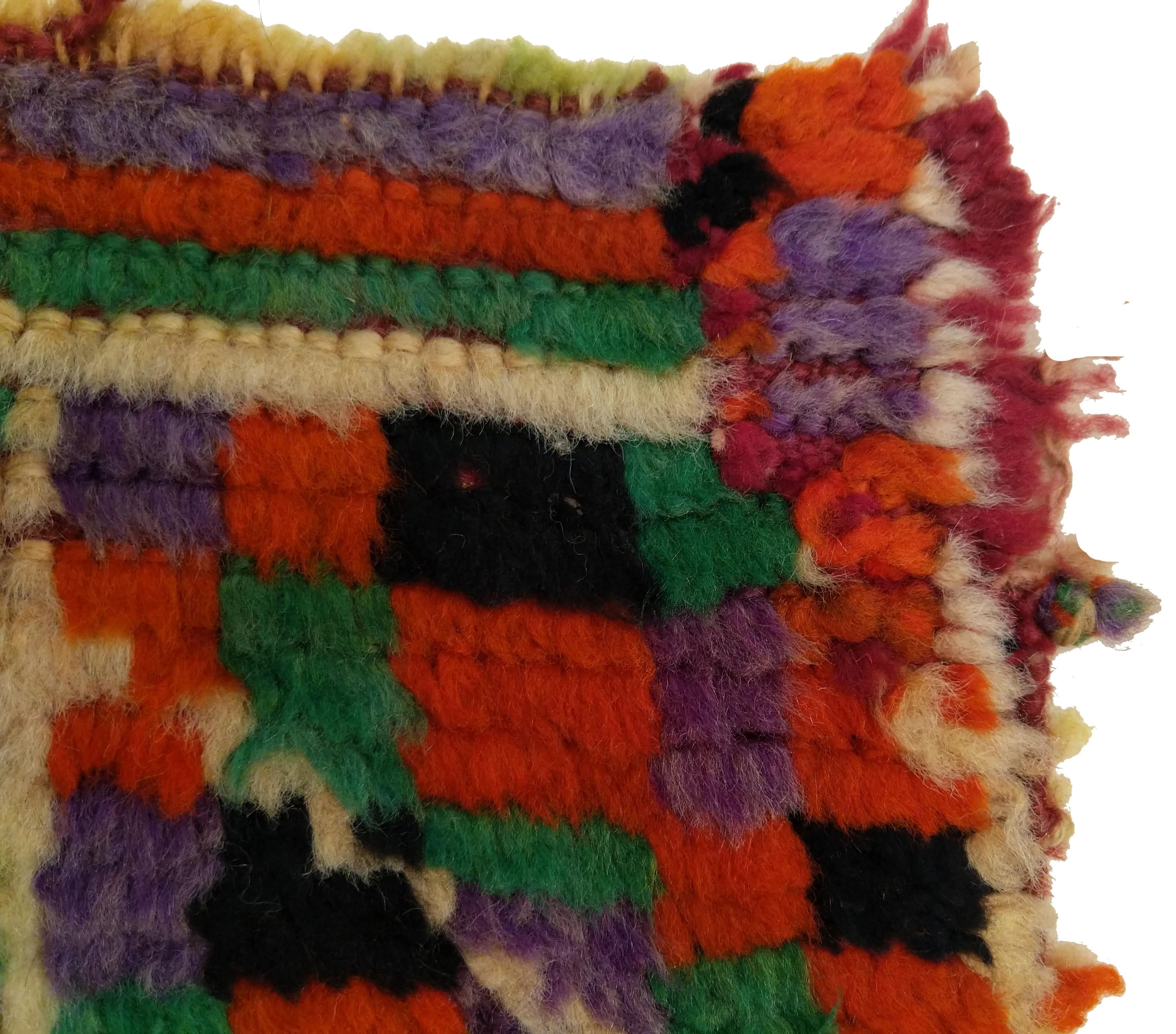 Charming Old Miniature Moroccan Berber Rug with Abstract Geometric Pattern For Sale 1