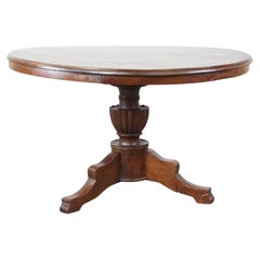 Charmante table de salle à manger ronde de 4 personnes avec pieds magnifiquement détaillés