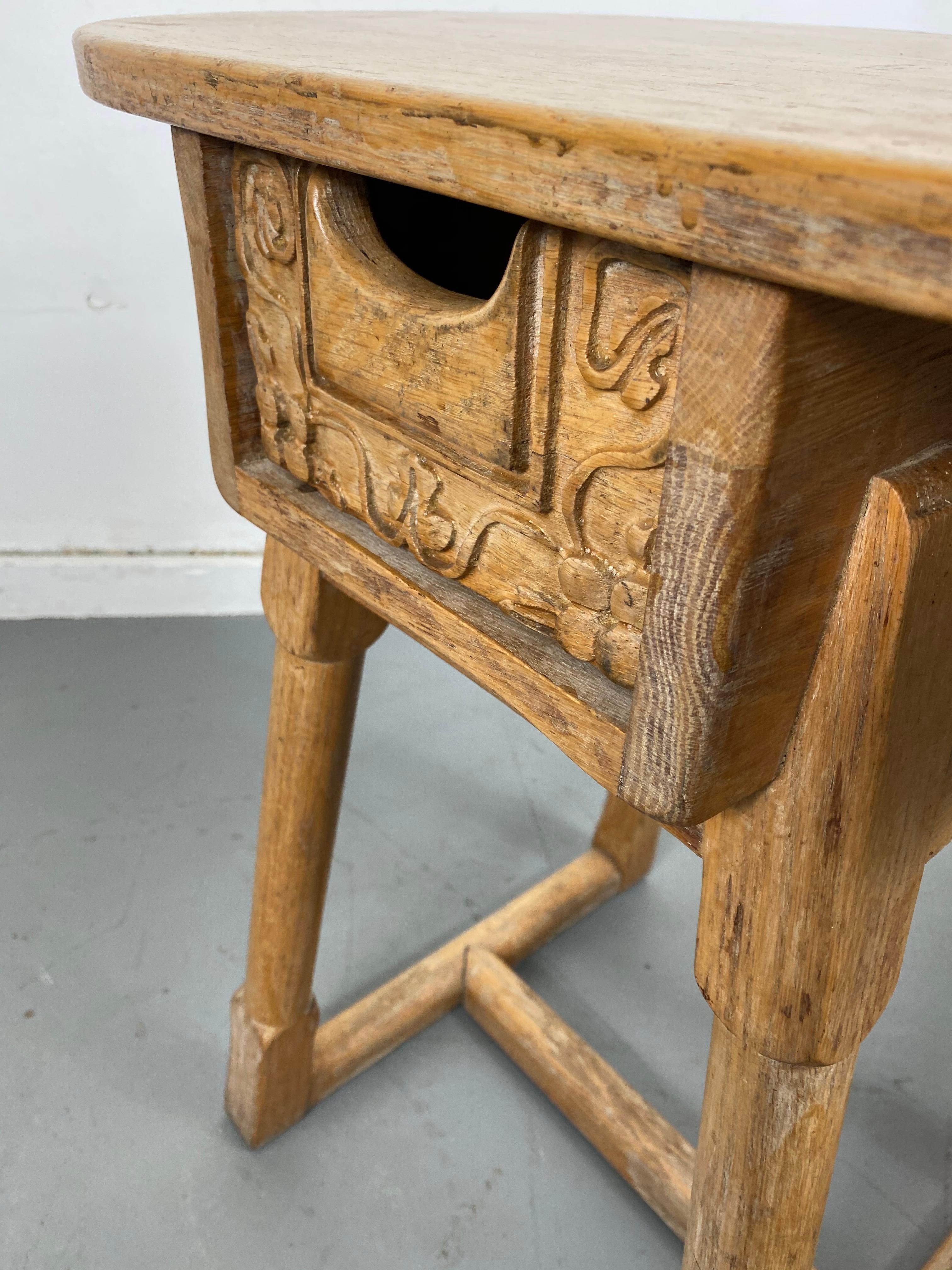 Charming one drawer stand/lamp table 'British Oak