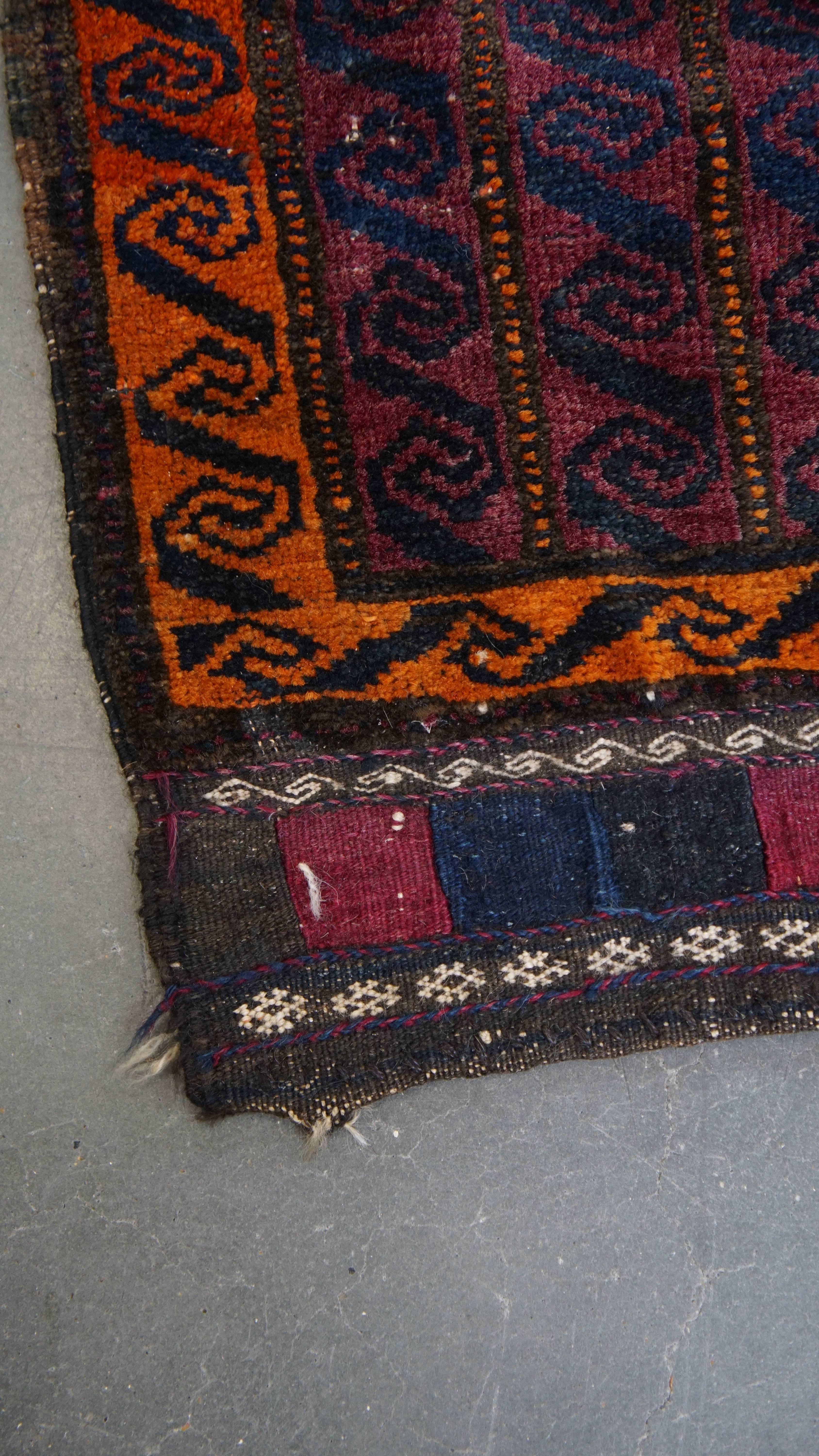 20th Century Charming Oriental Vintage Rug 92x40cm For Sale