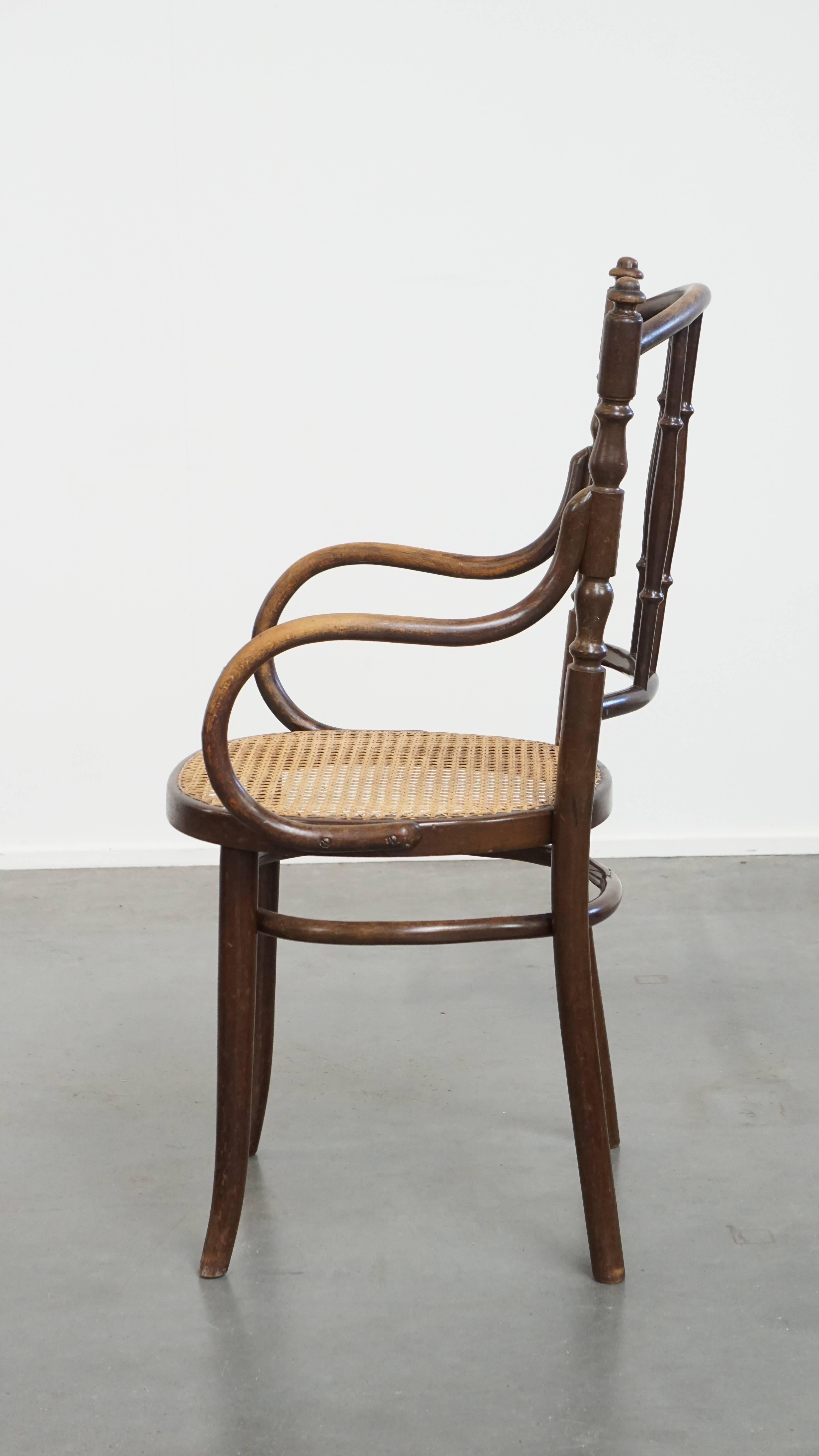 Incantevole sedia bistrot originale d'epoca Thonet con braccioli In condizioni discrete in vendita a Harderwijk, NL